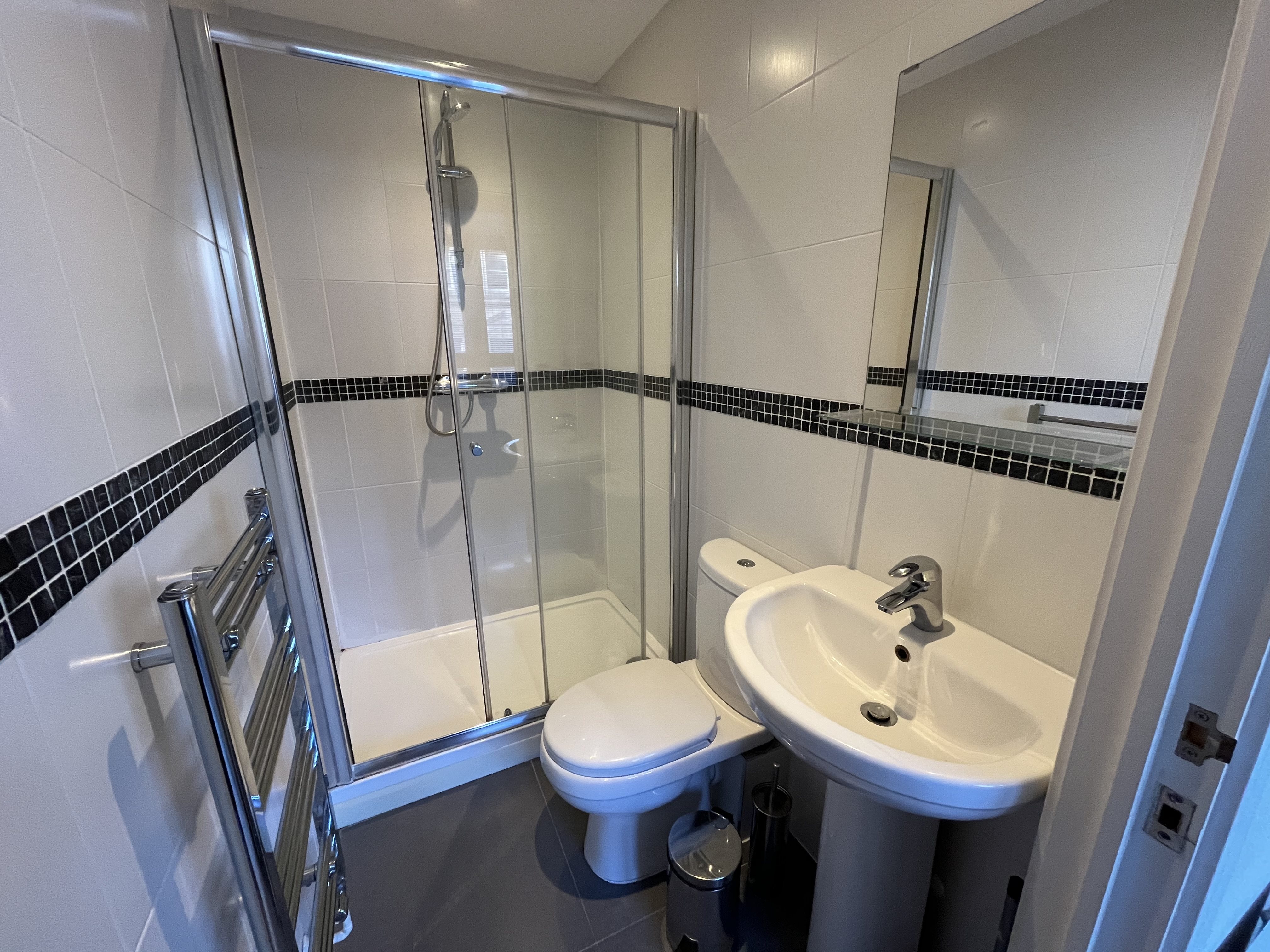 2 bed flat to rent in Vandale House, Post Office Road 6