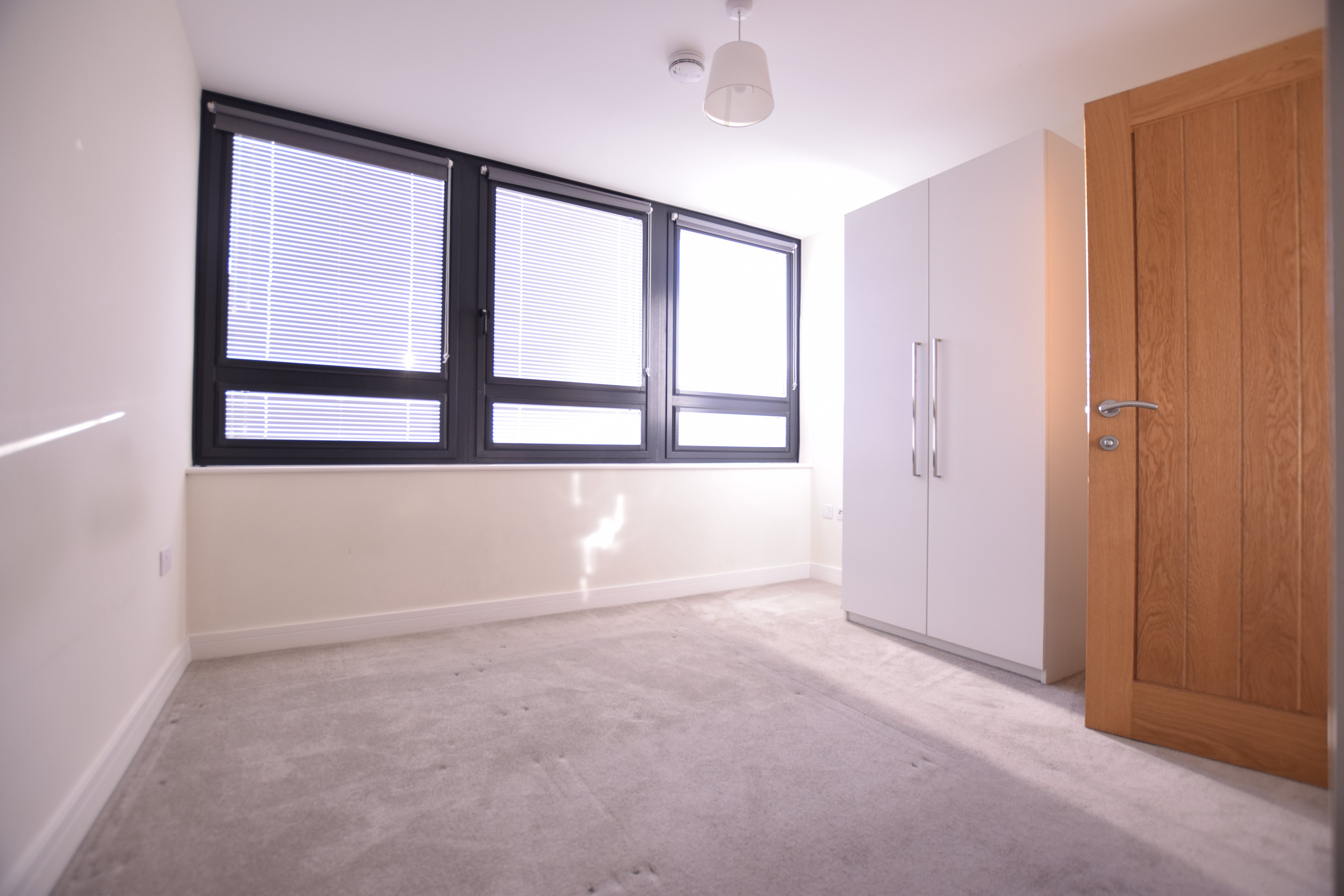 2 bed flat to rent in Post Office Road, Bournemouth, BH1 5