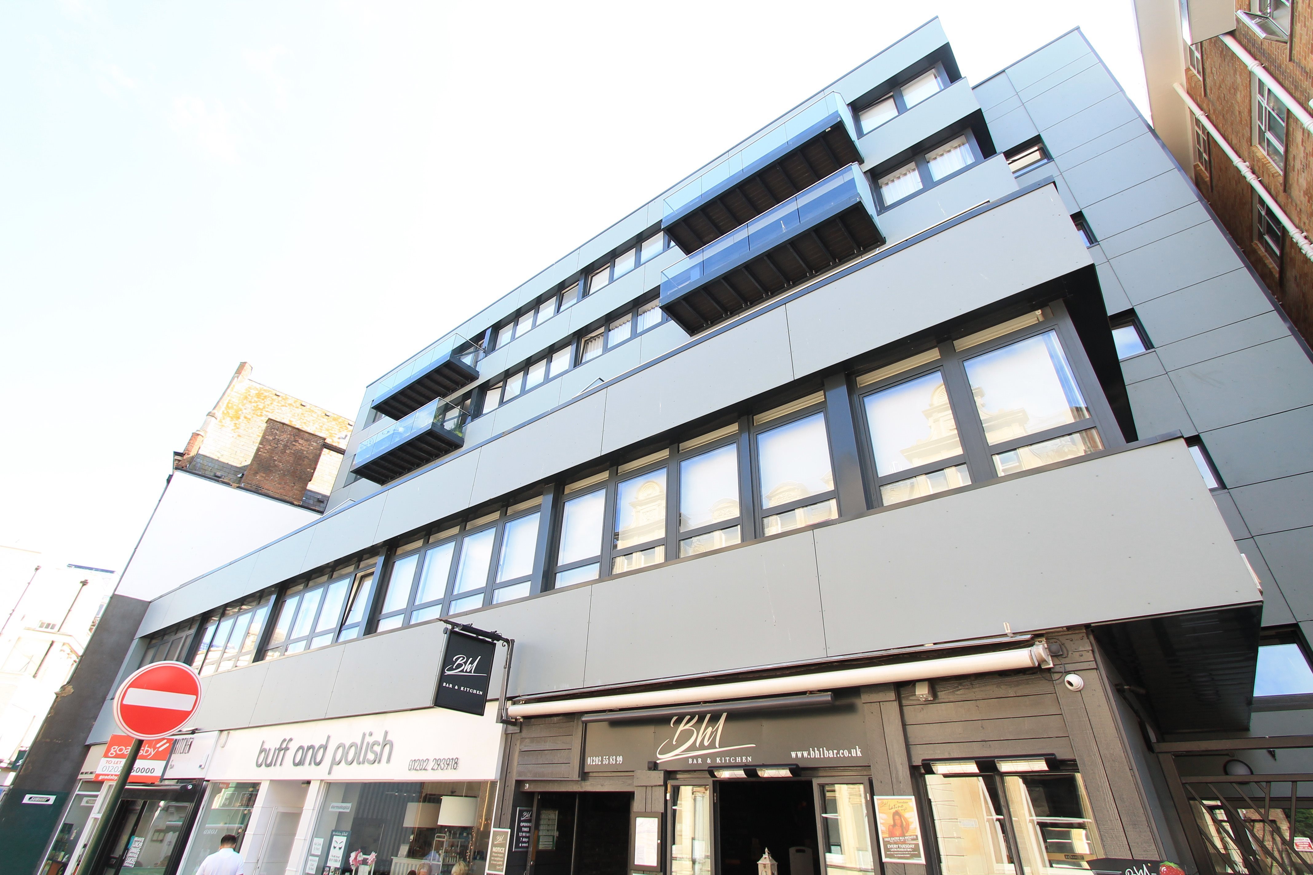 2 bed flat to rent in Post Office Road, Bournemouth, BH1 - Property Image 1