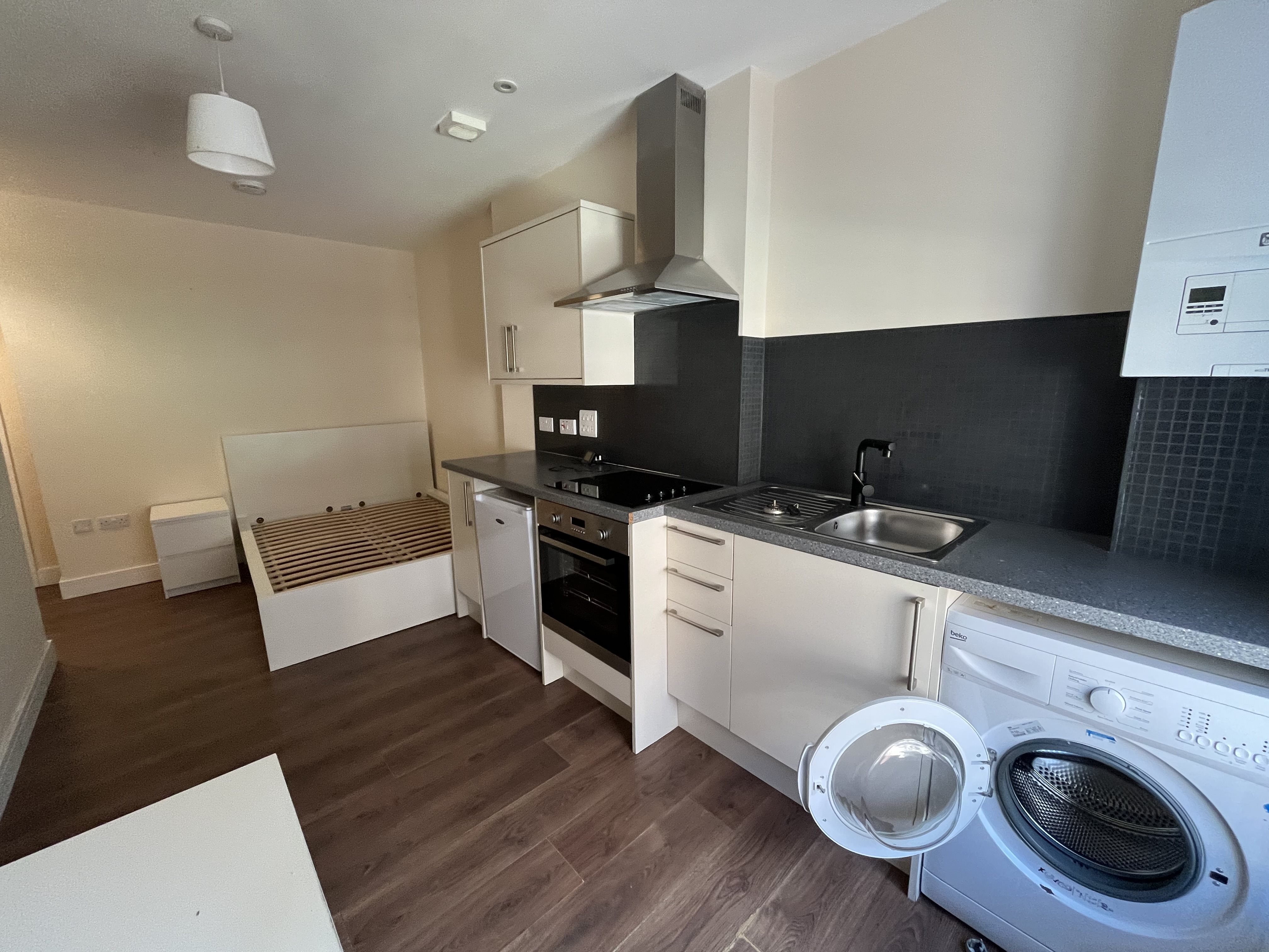Flat to rent in Old Christchurch Road, Bournemouth 2