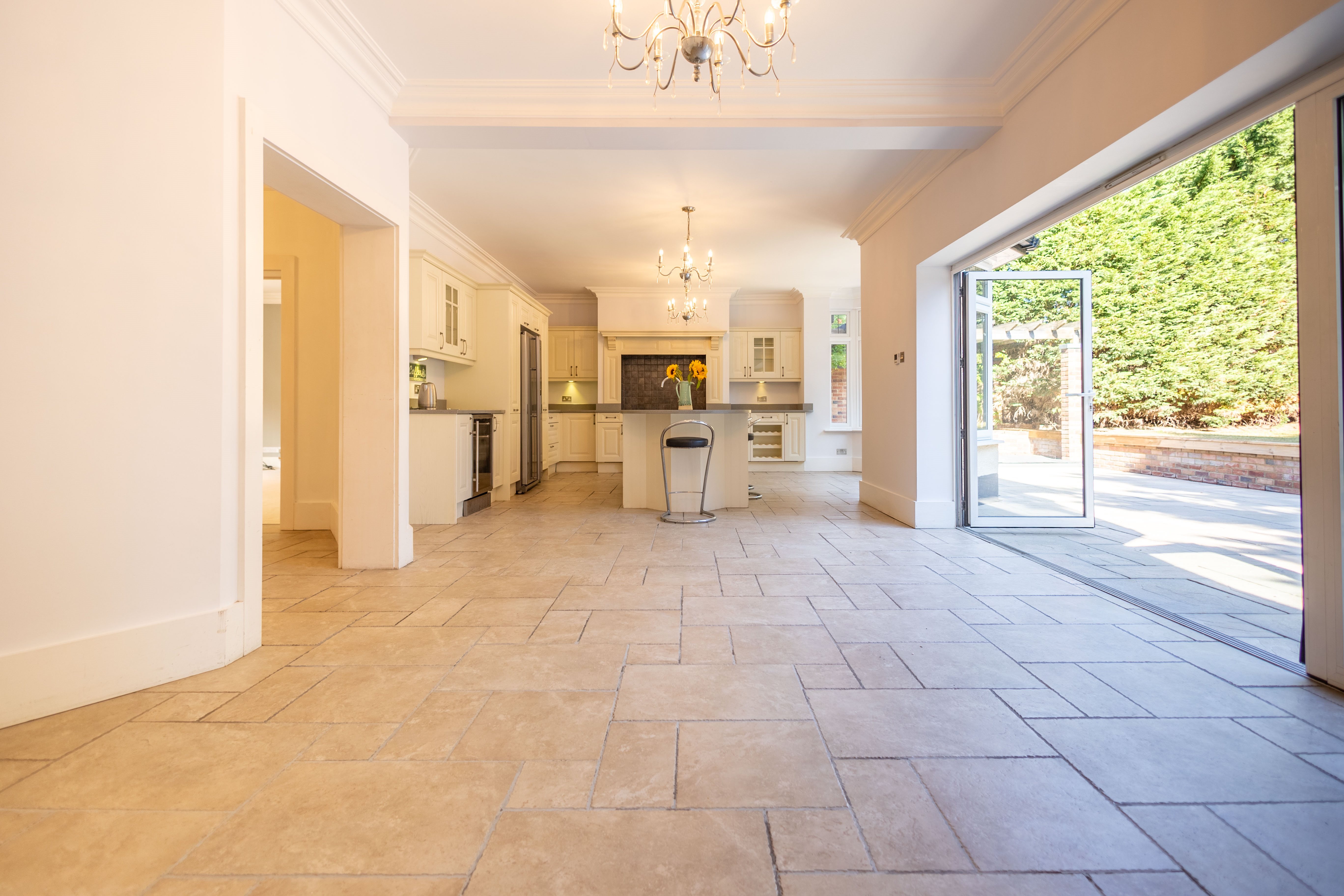 5 bed house to rent in Queens Park South Drive, Queens Park, BH8  - Property Image 3