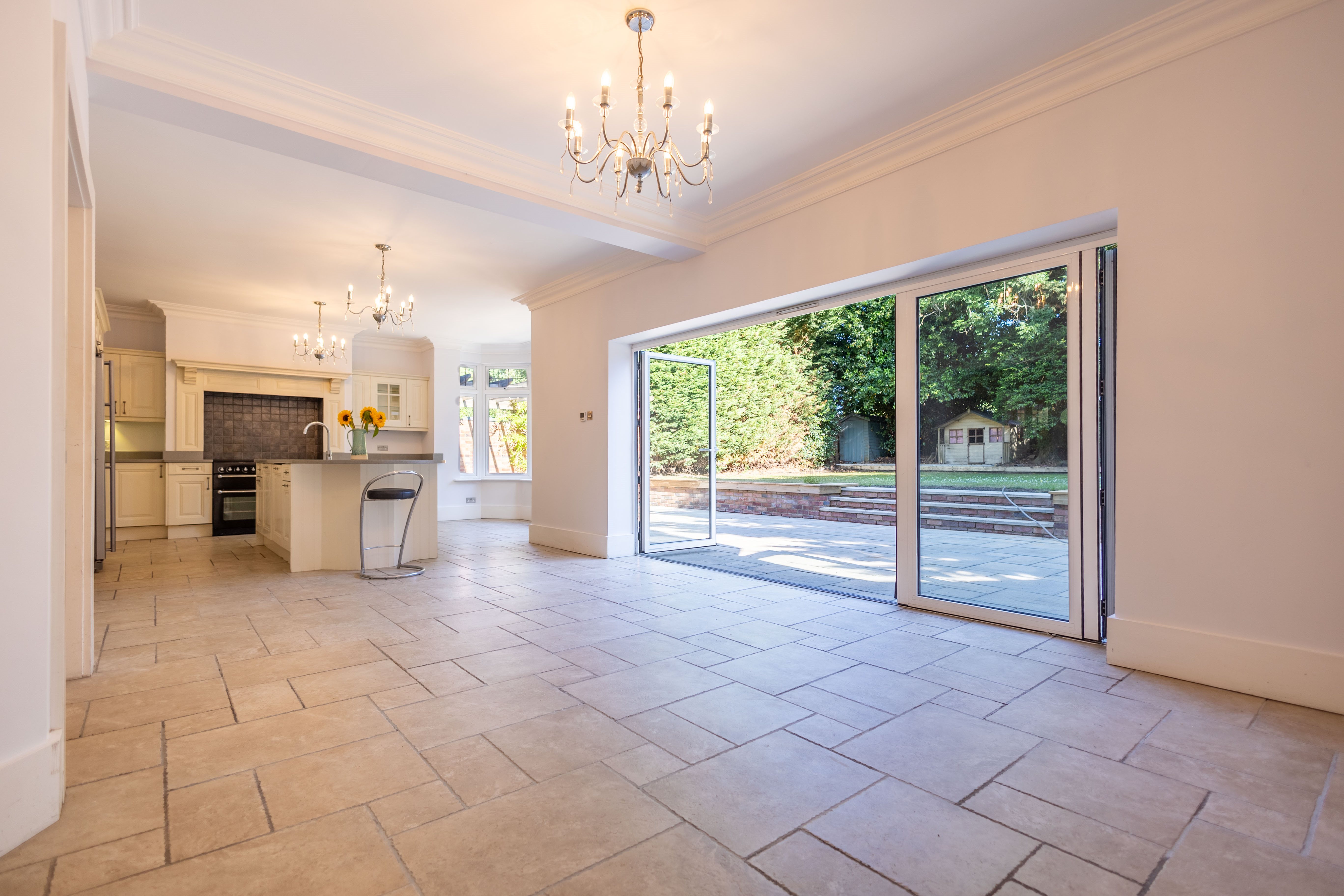 5 bed house to rent in Queens Park South Drive, Queens Park, BH8 - Property Image 1