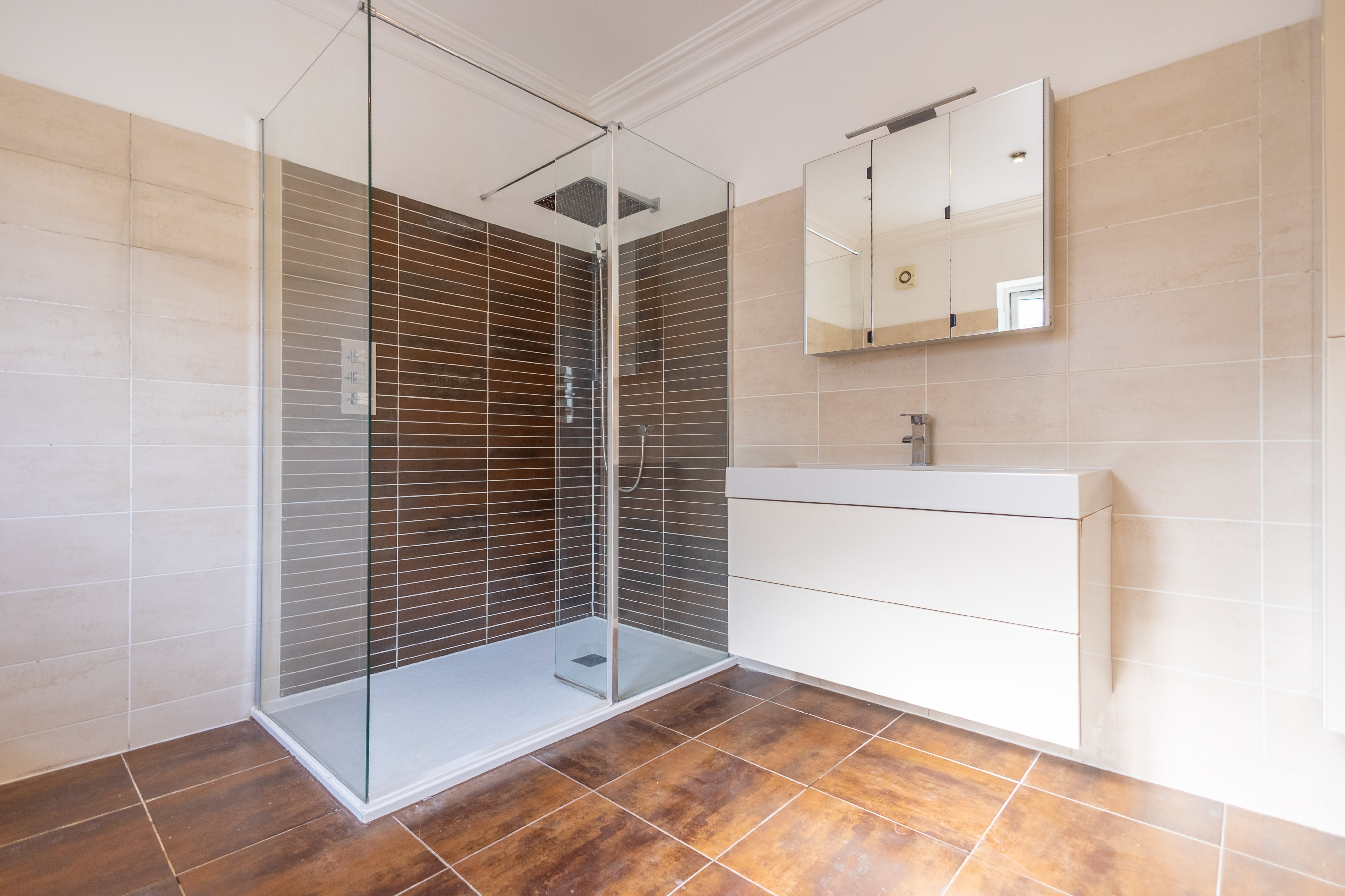 5 bed house to rent in Queens Park South Drive, Queens Park, BH8 24