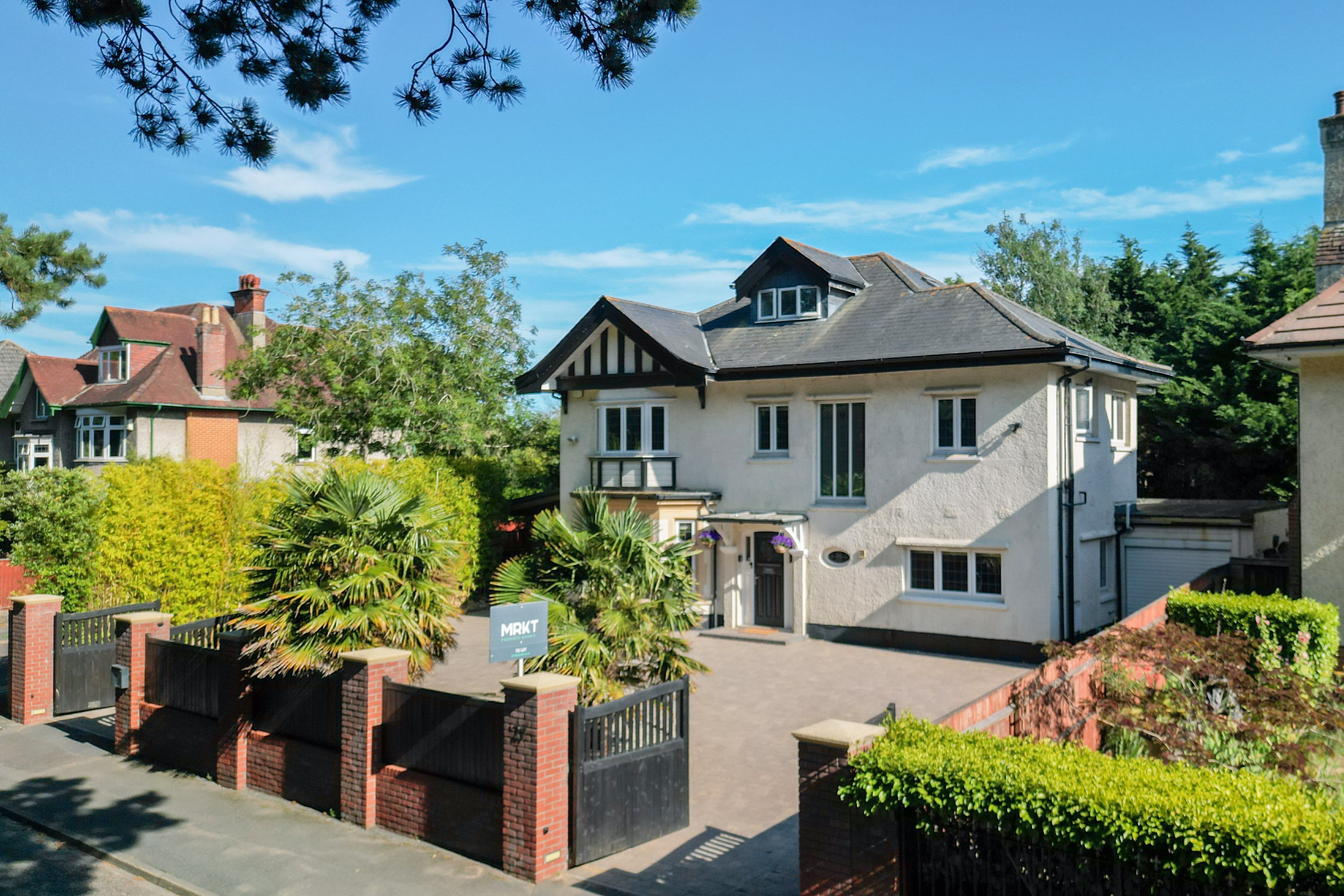 5 bed house to rent in Queens Park South Drive, Queens Park, BH8  - Property Image 1