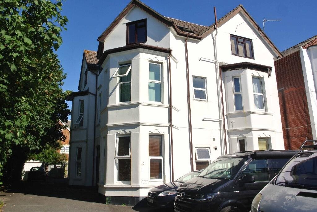 1 bed flat to rent in Florence Road, Bournemouth  - Property Image 1