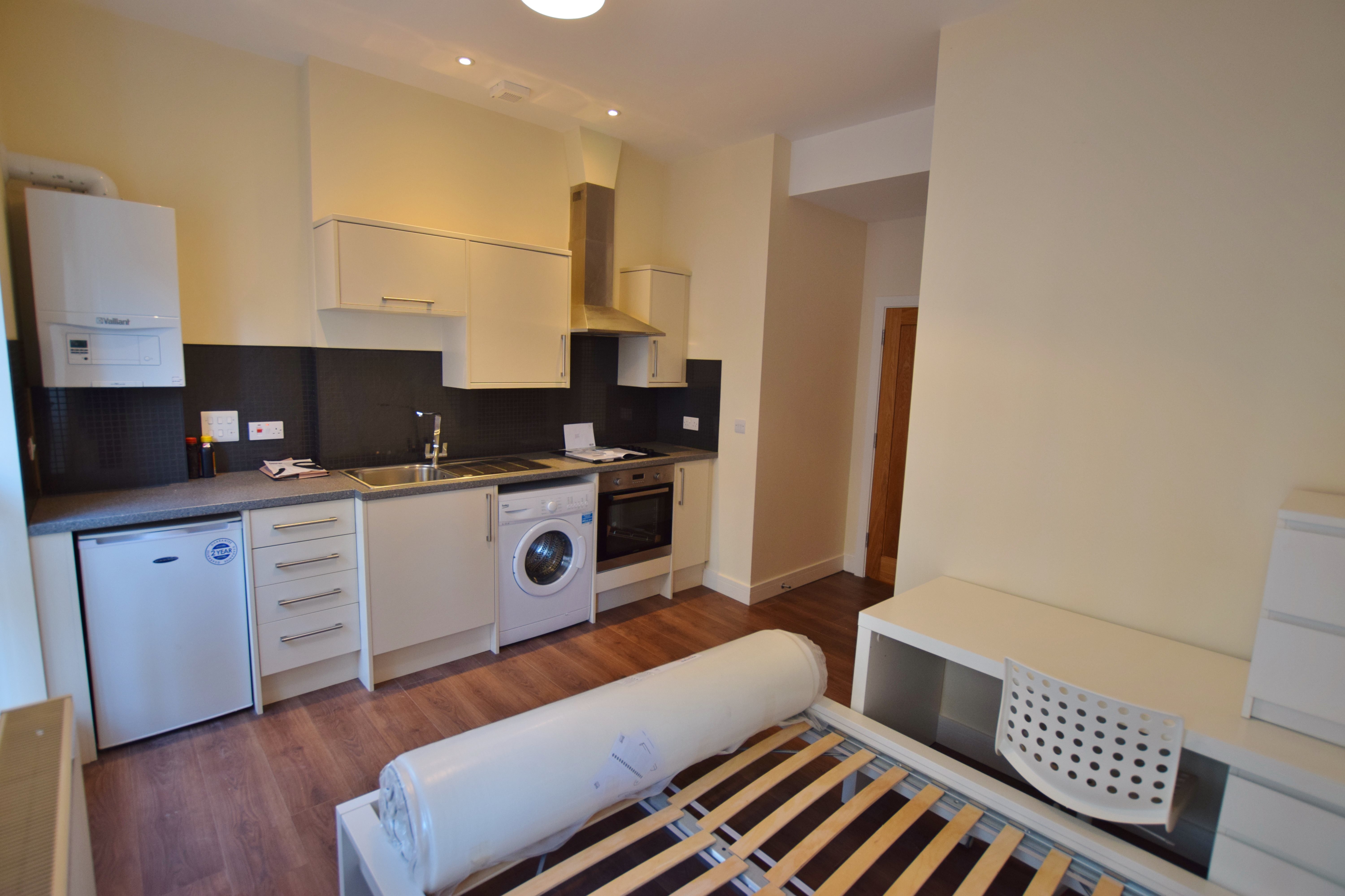 Flat to rent in Old Christchurch Road, Bournemouth - Property Image 2