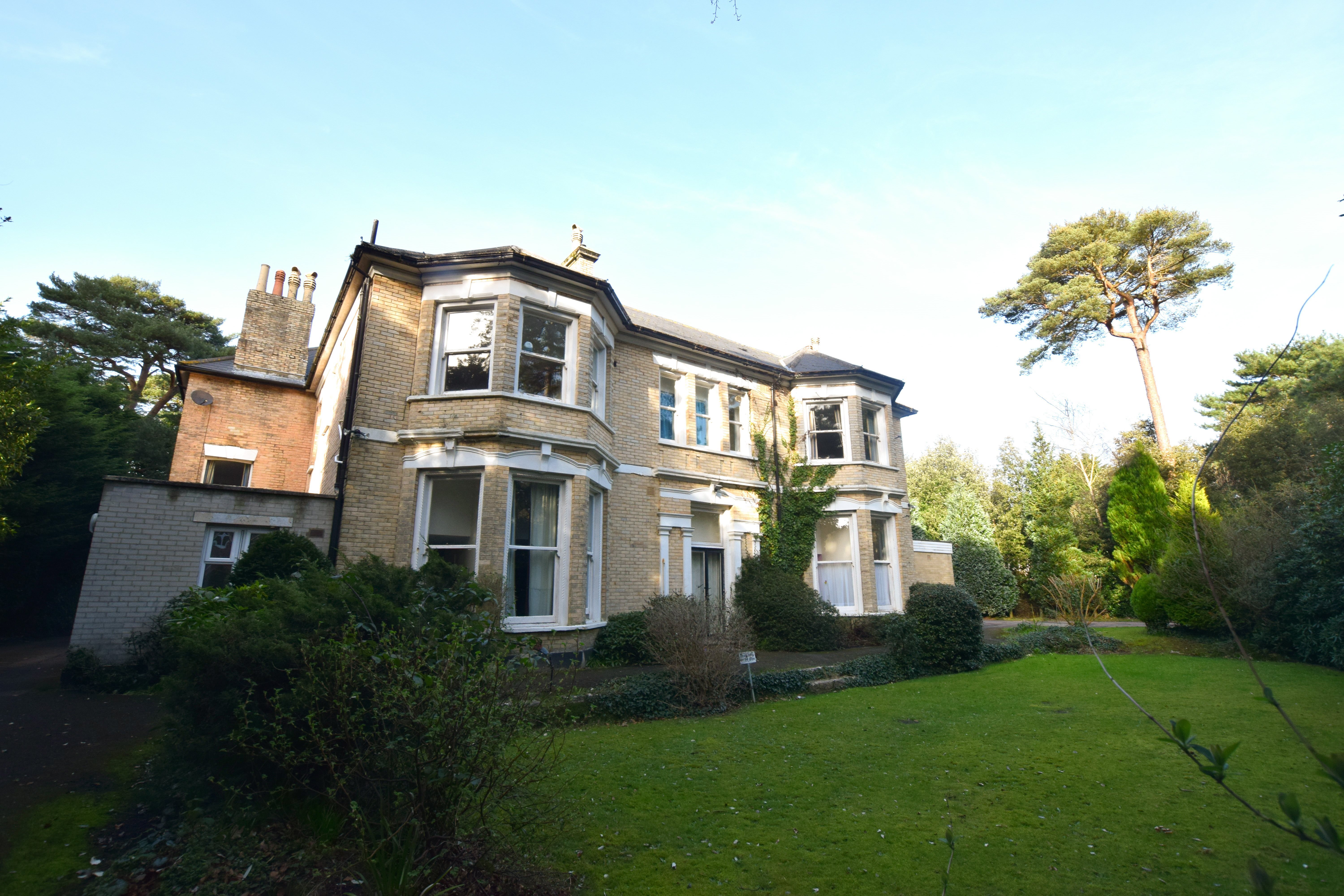 Flat to rent in Manor Road, Bournemouth, BH1 