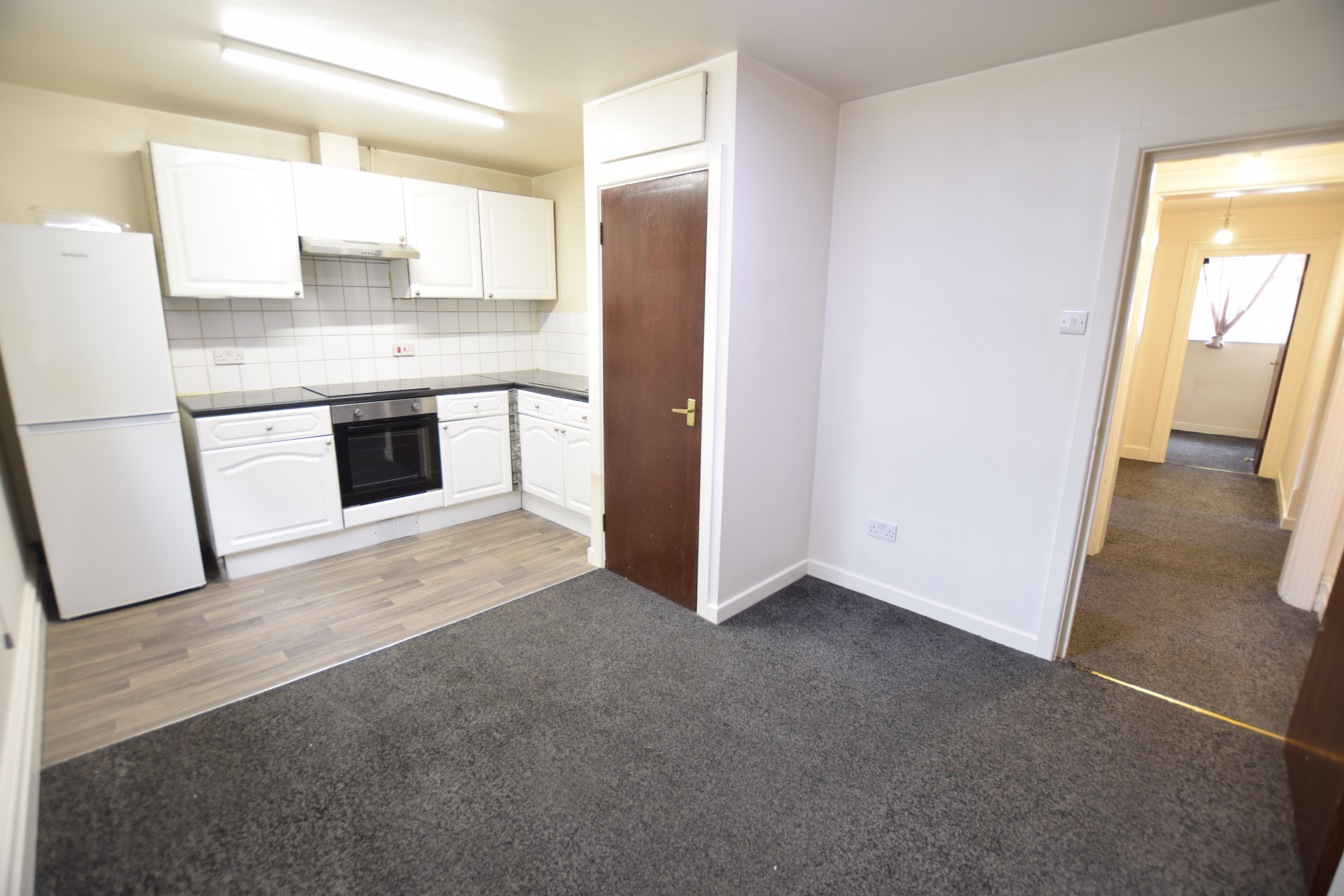 Flat to rent in Manor Road, Bournemouth  - Property Image 2