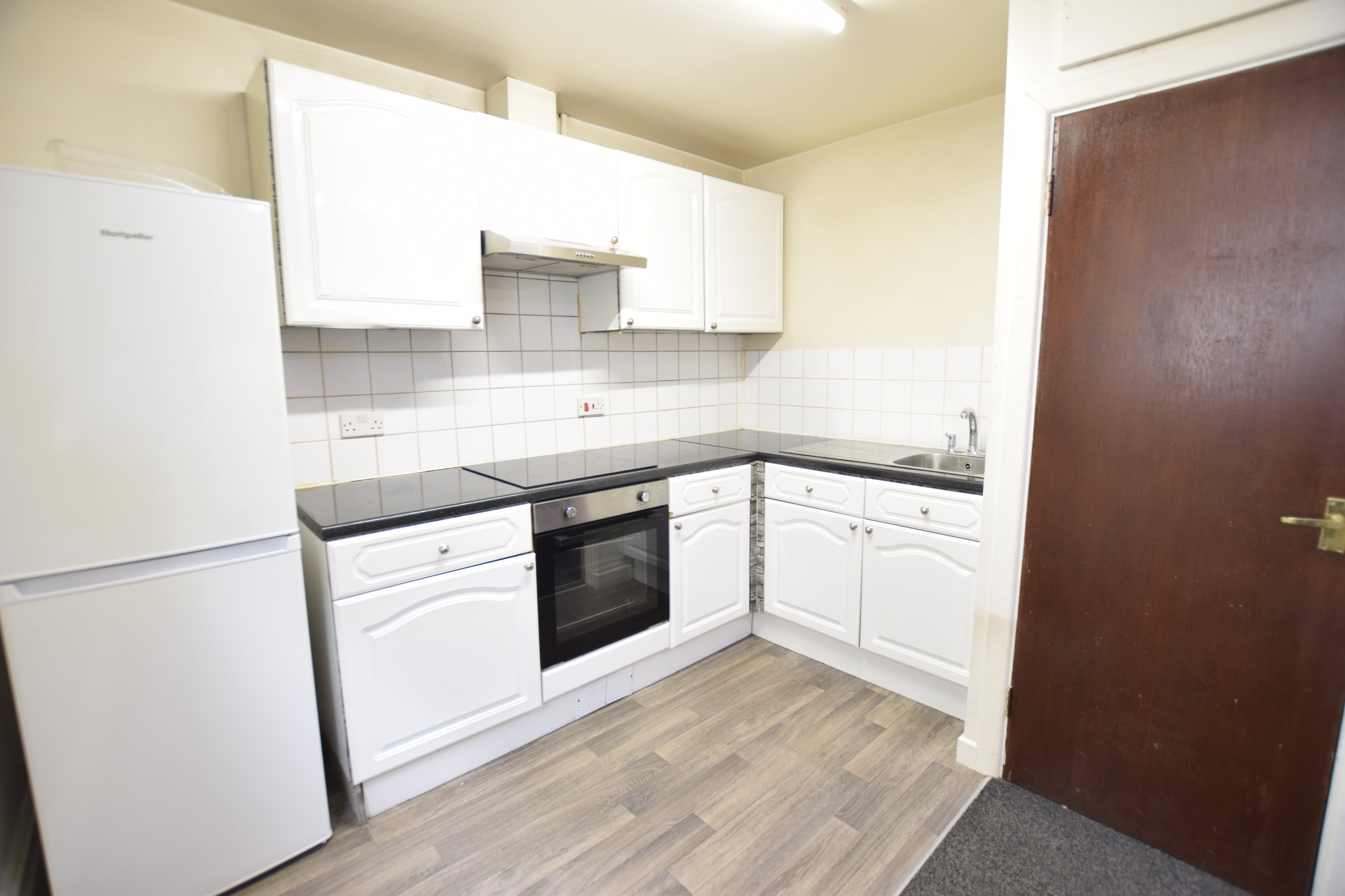 Flat to rent in Manor Road, Bournemouth  - Property Image 3