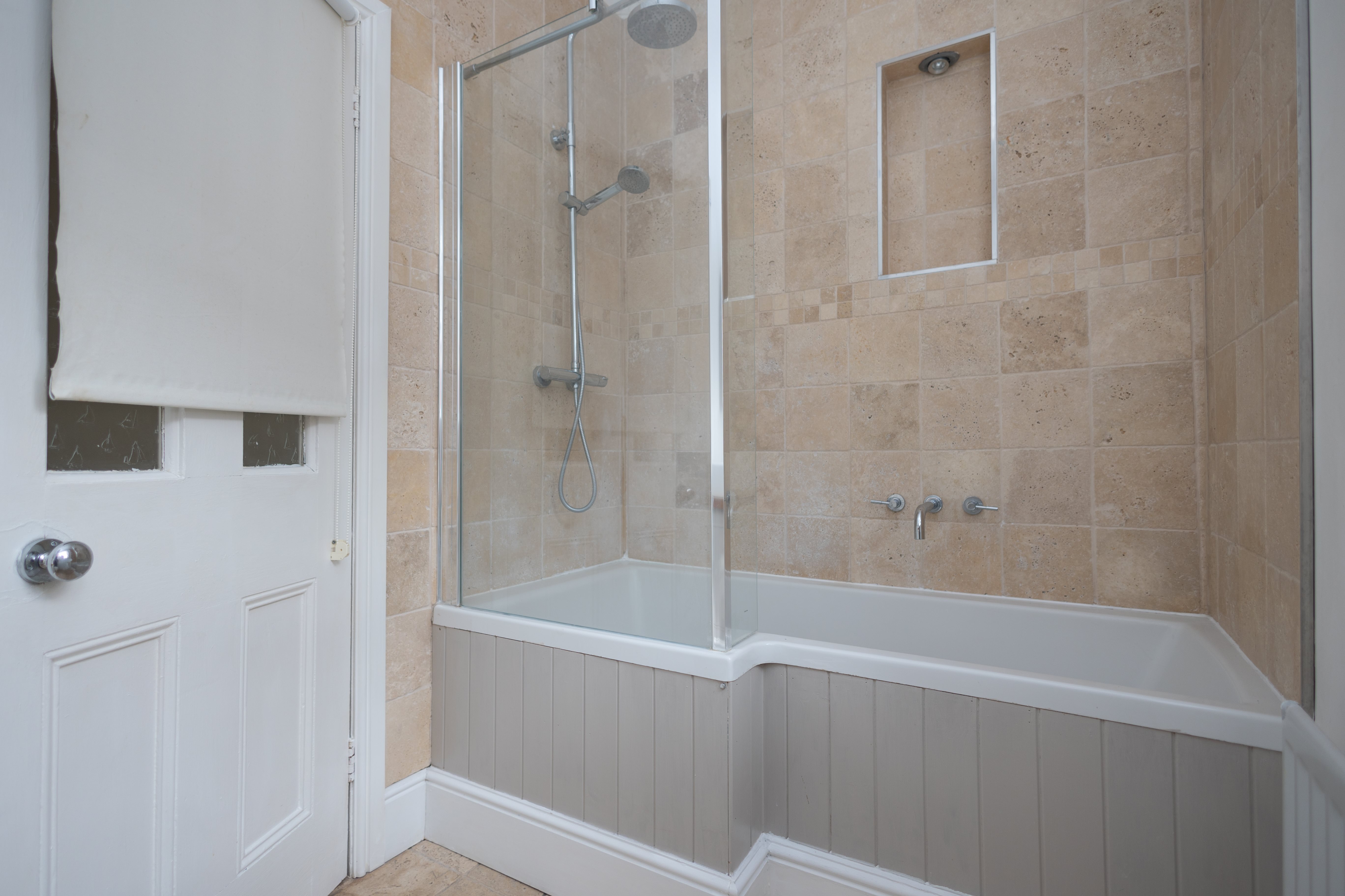 3 bed house to rent in Parkstone Avenue, Penn Hill, BH14 12