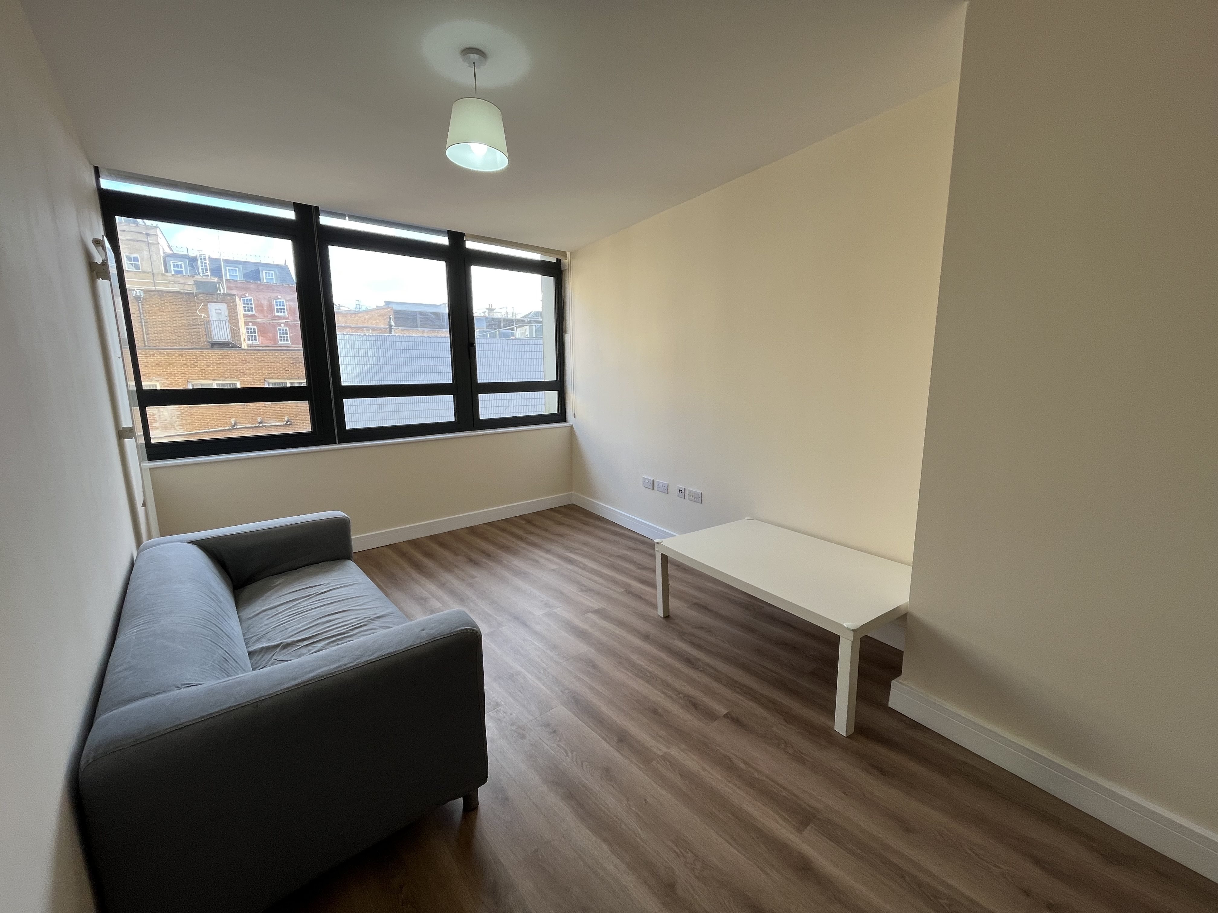 2 bed flat to rent in Vandale House, Post Office Road  - Property Image 4