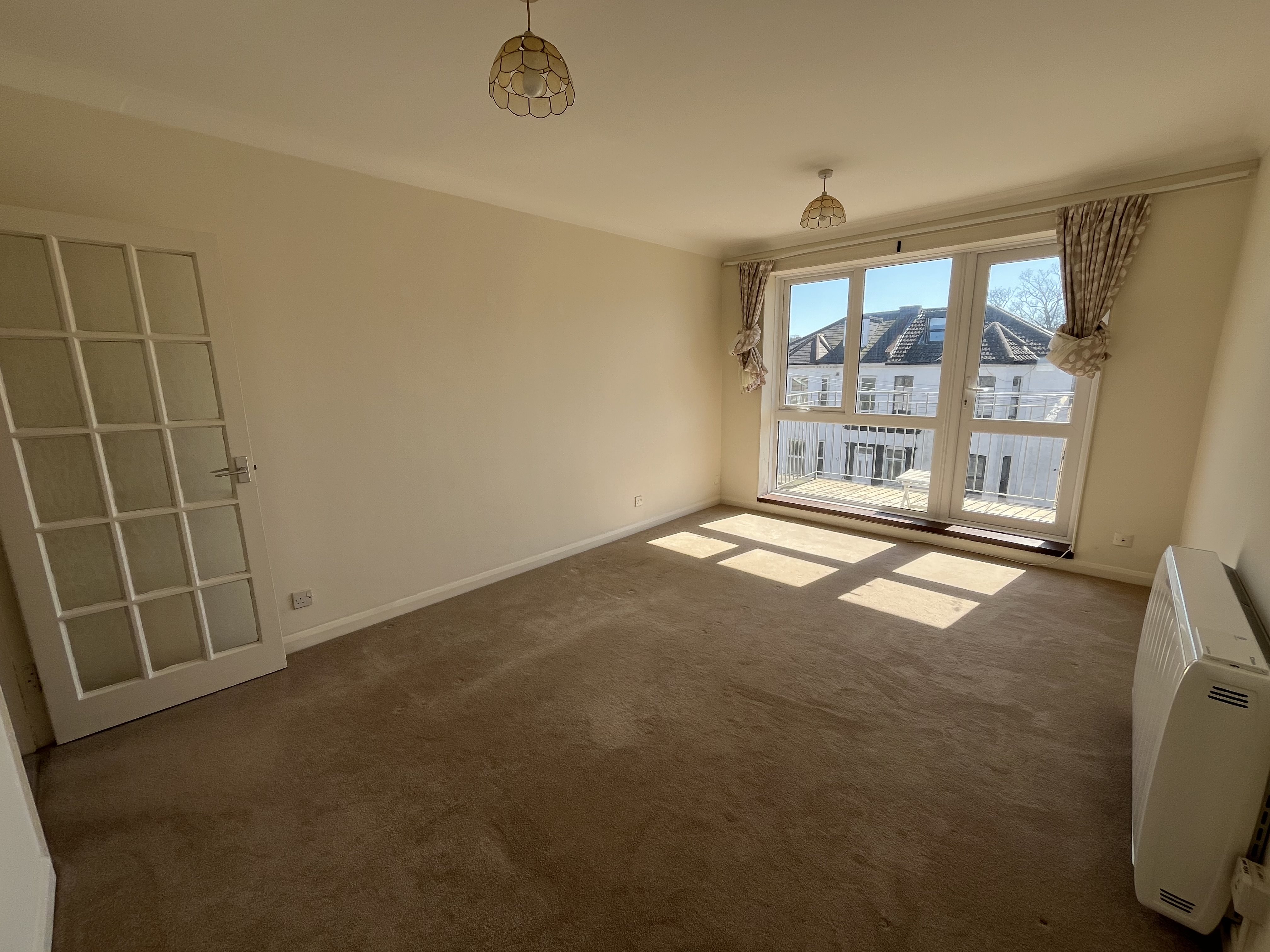1 bed flat to rent in Southcote Road, Bournemouth  - Property Image 2