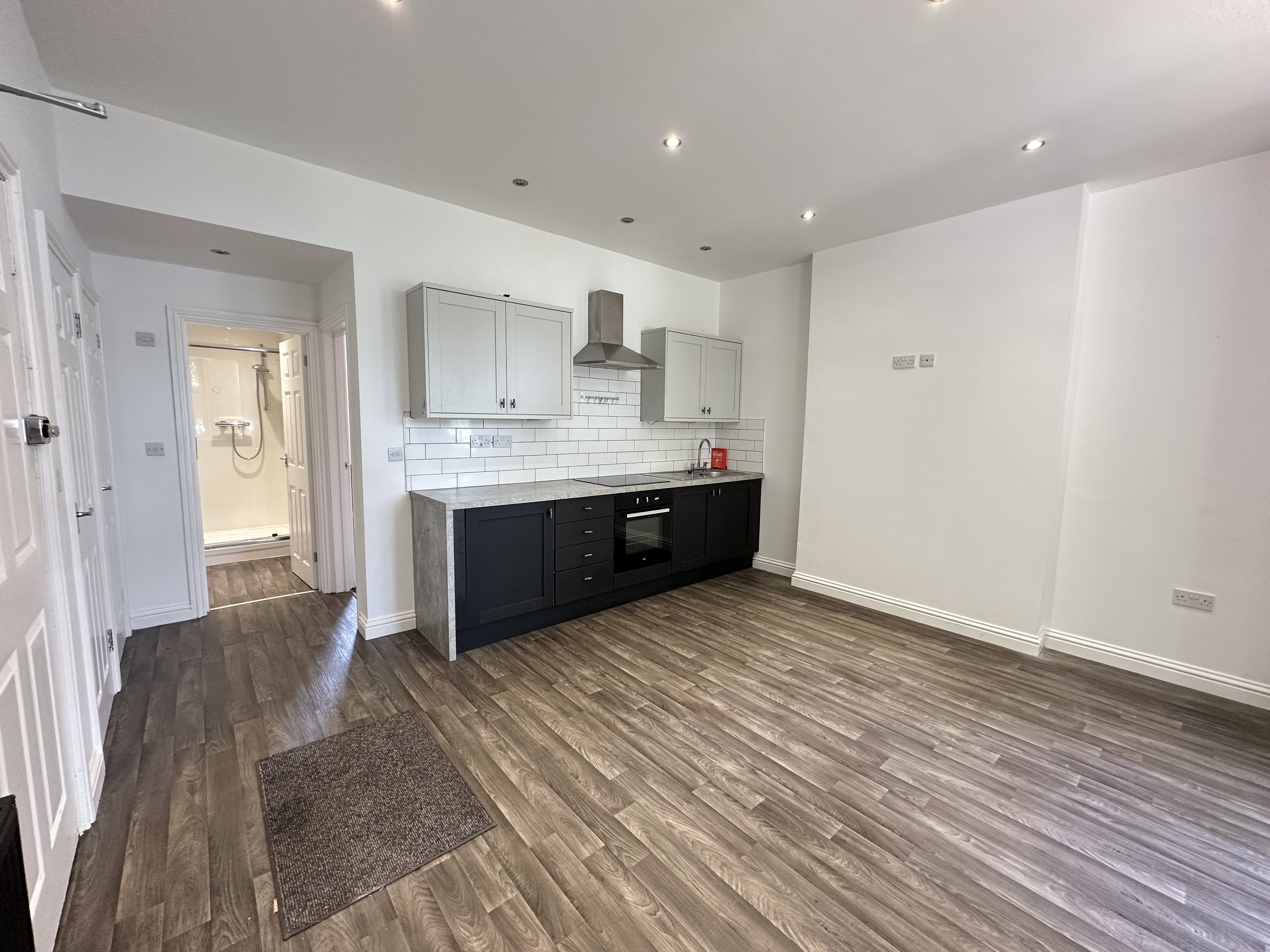 1 bed flat to rent in Churchill Road, Bournemouth, BH1  - Property Image 4
