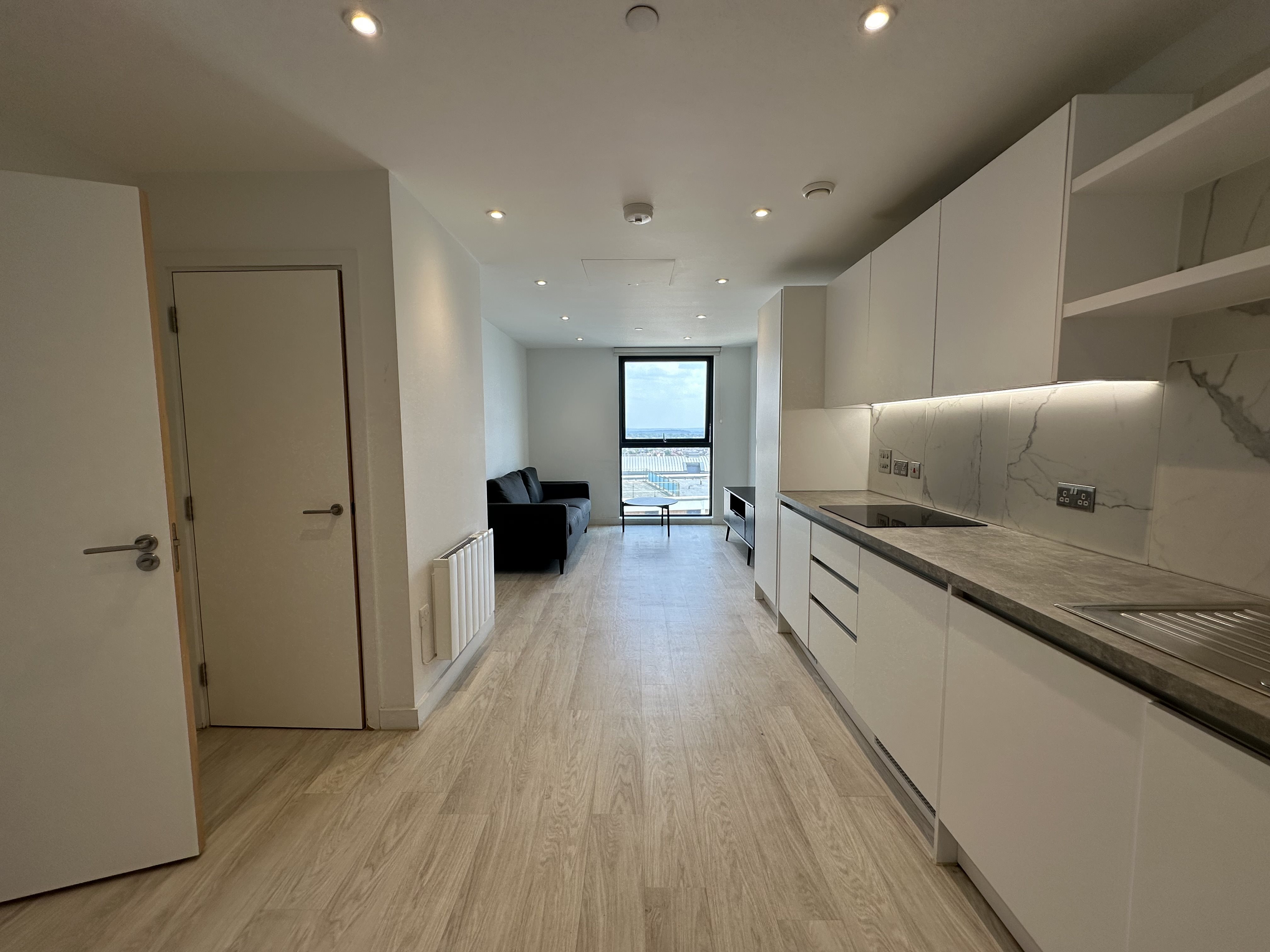 1 bed flat to rent in Holdenhurst Road, , BH8  - Property Image 2