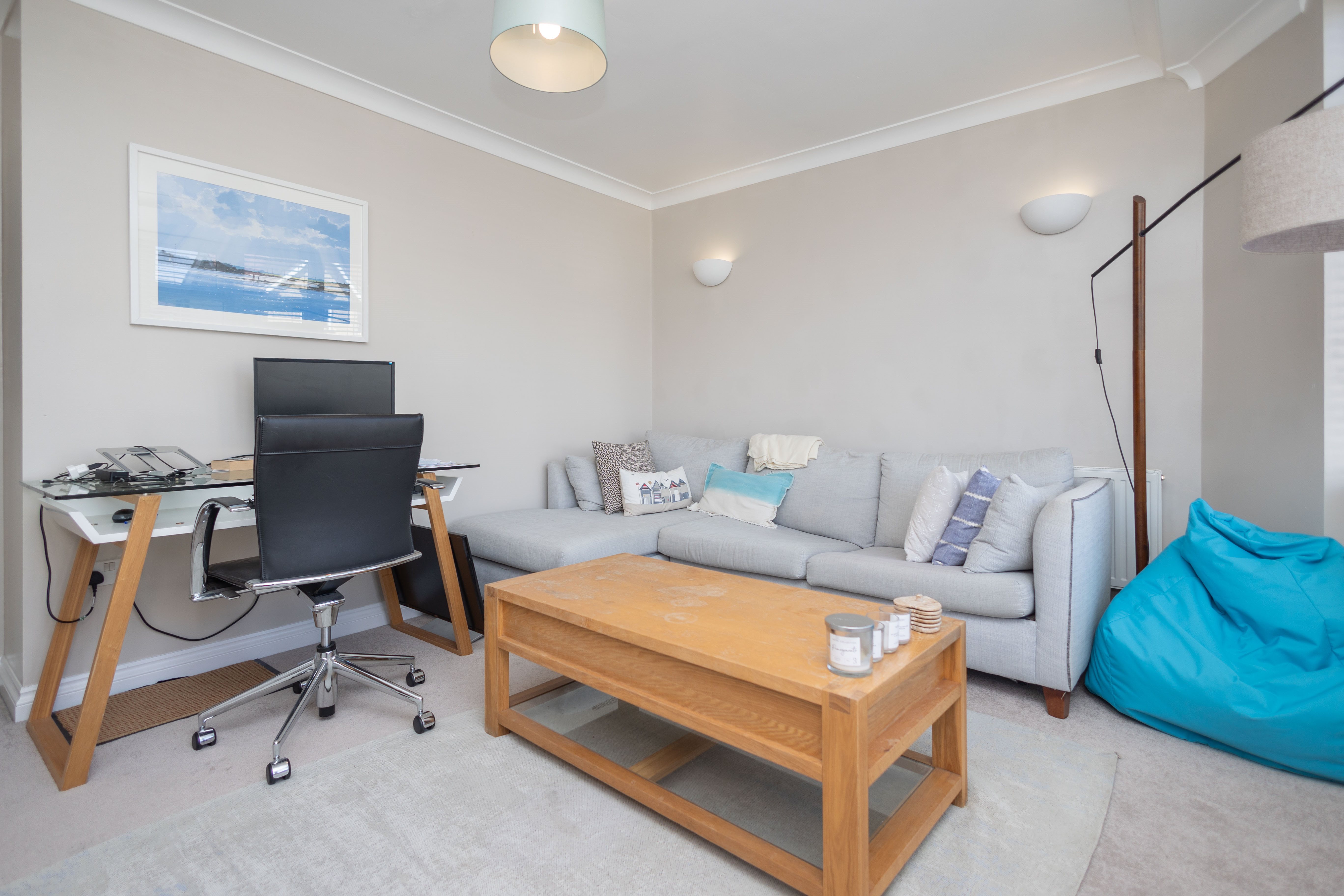 2 bed flat to rent in Alumdale Road, Westbourne, BH4 1