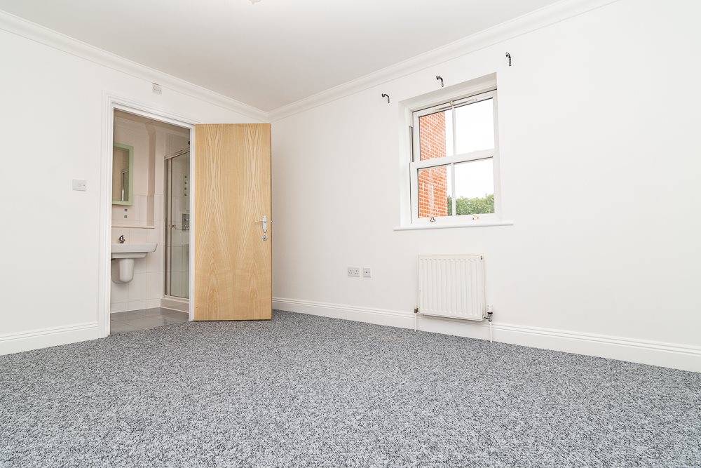 2 bed flat to rent in Wimborne Road, Bournemouth, BH2 8