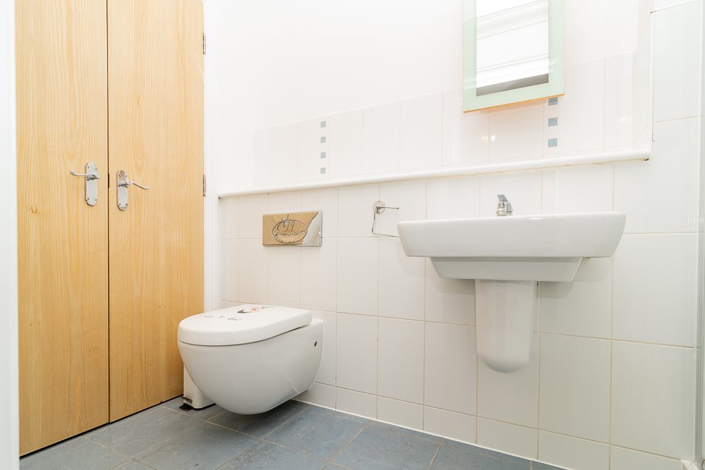 2 bed flat to rent in Wimborne Road, Bournemouth, BH2 9