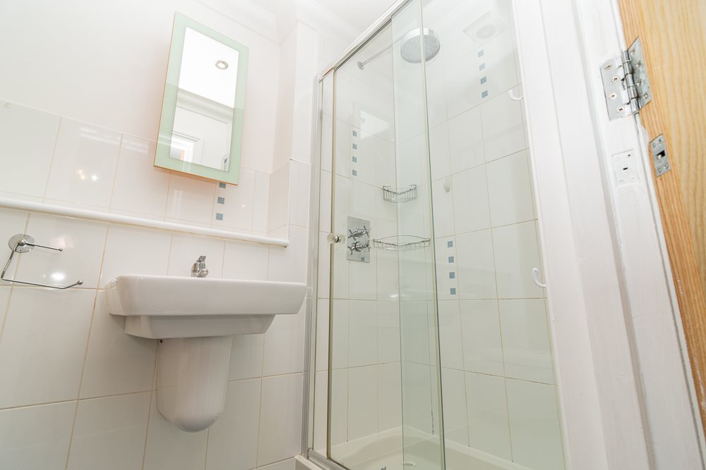 2 bed flat to rent in Wimborne Road, Bournemouth, BH2 10