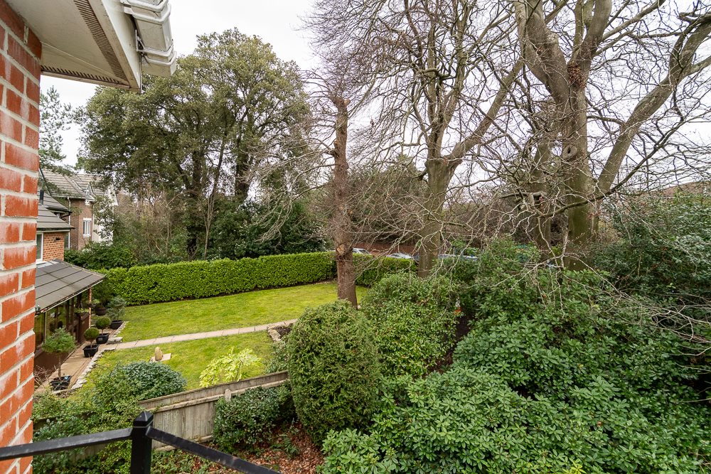 2 bed flat to rent in Wimborne Road, Bournemouth, BH2 13