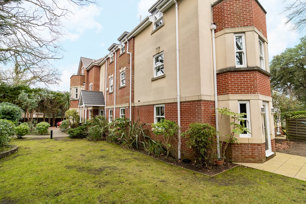 2 bed flat to rent in Wimborne Road, Bournemouth, BH2  - Property Image 16