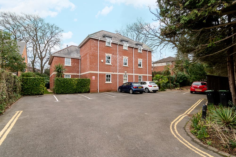 2 bed flat to rent in Wimborne Road, Bournemouth, BH2  - Property Image 17