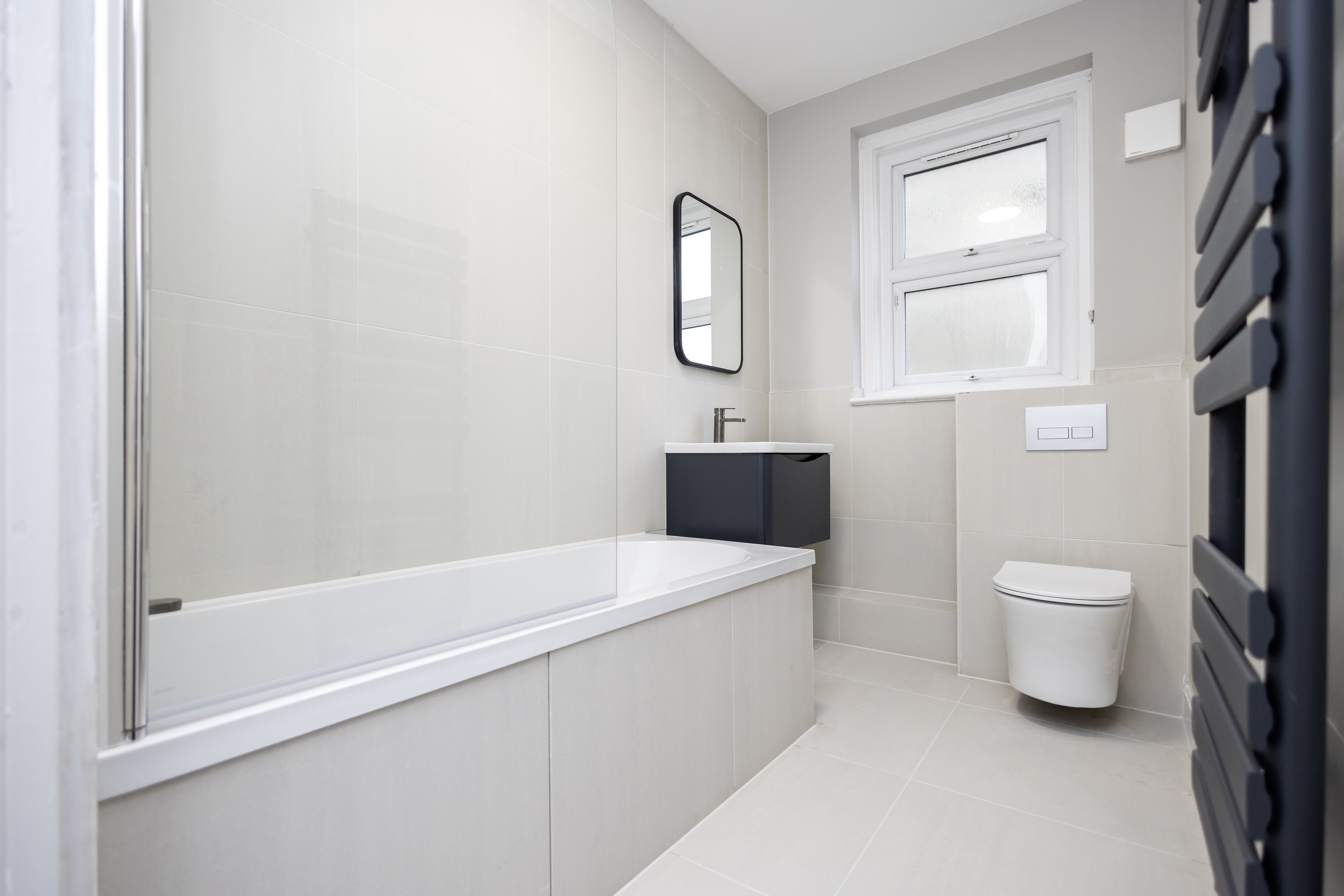 3 bed flat to rent in Richmond Hill, Bournemouth 6