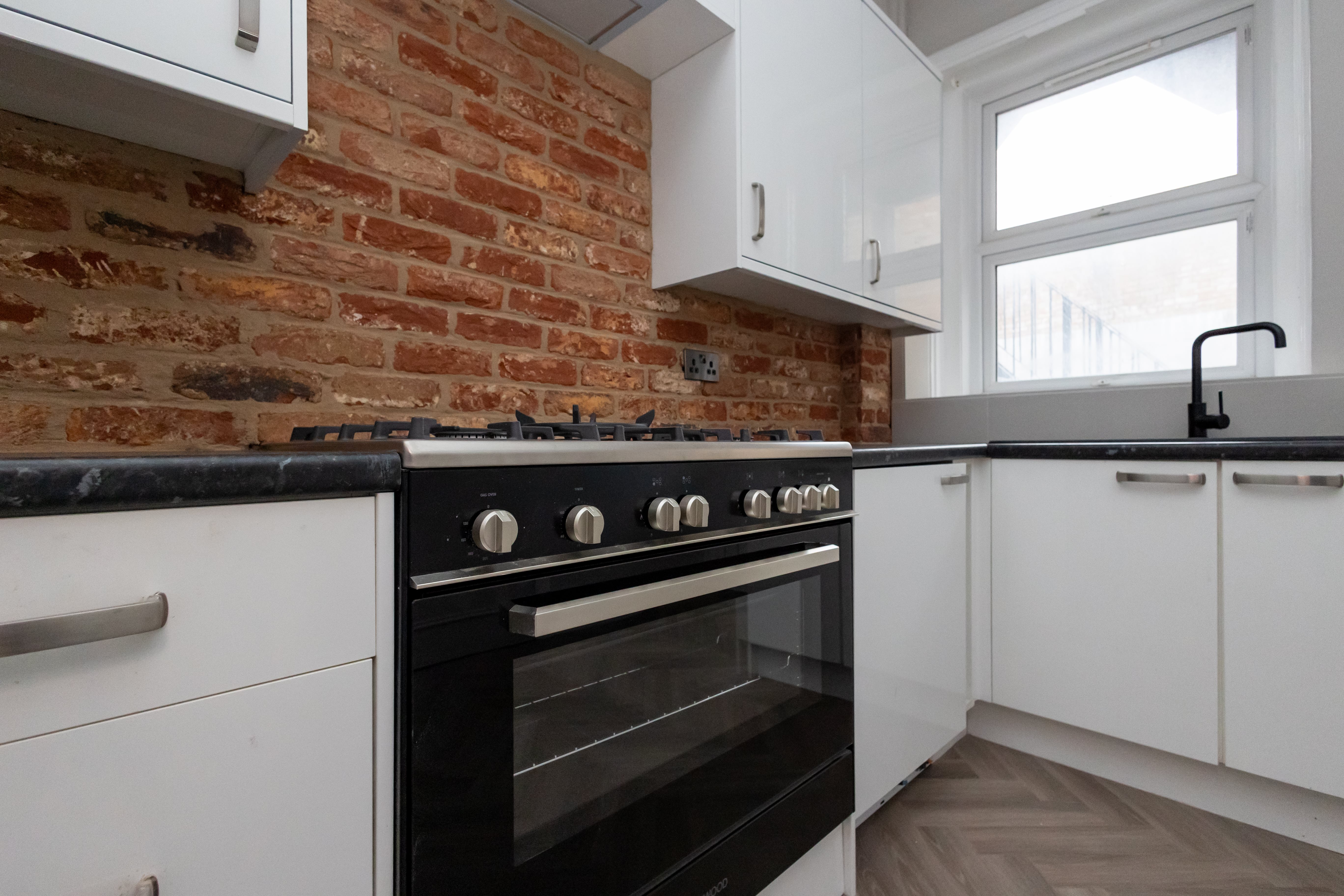 3 bed flat to rent in Richmond Hill, Bournemouth  - Property Image 6