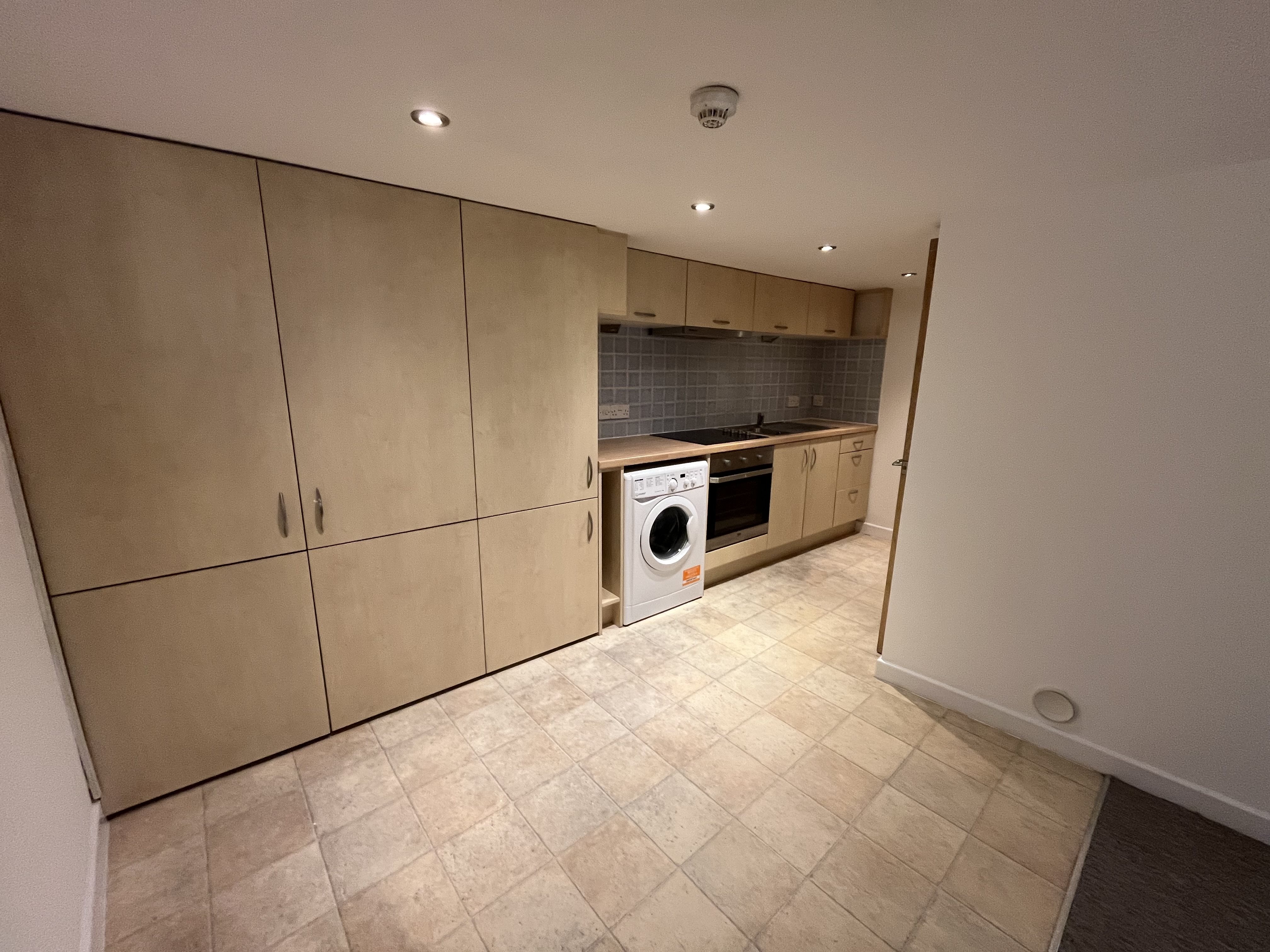 1 bed flat to rent in The Triangle, Bournemouth  - Property Image 3