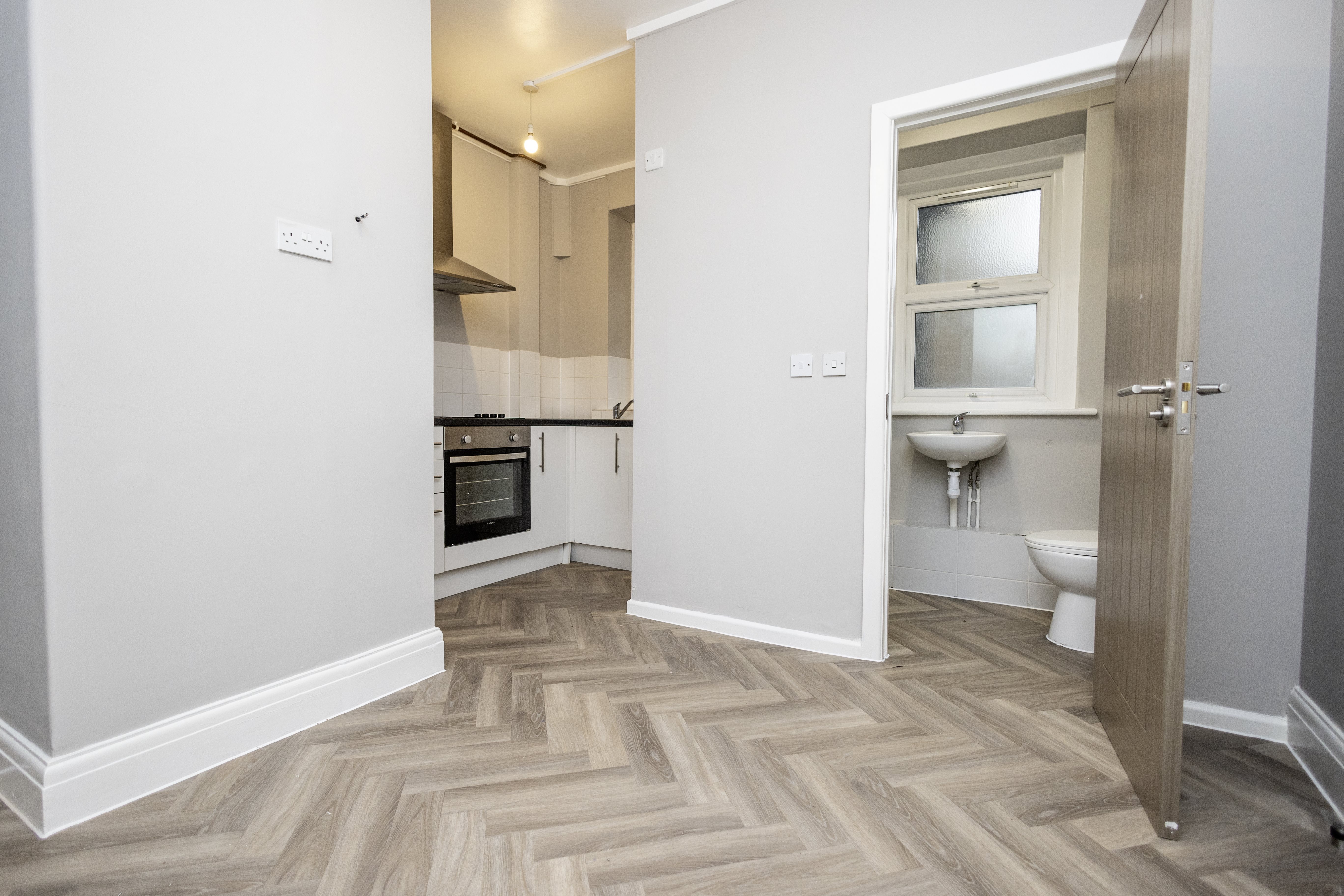 1 bed studio flat to rent in Richmond Hill, Bournemouth, BH2 - Property Image 1
