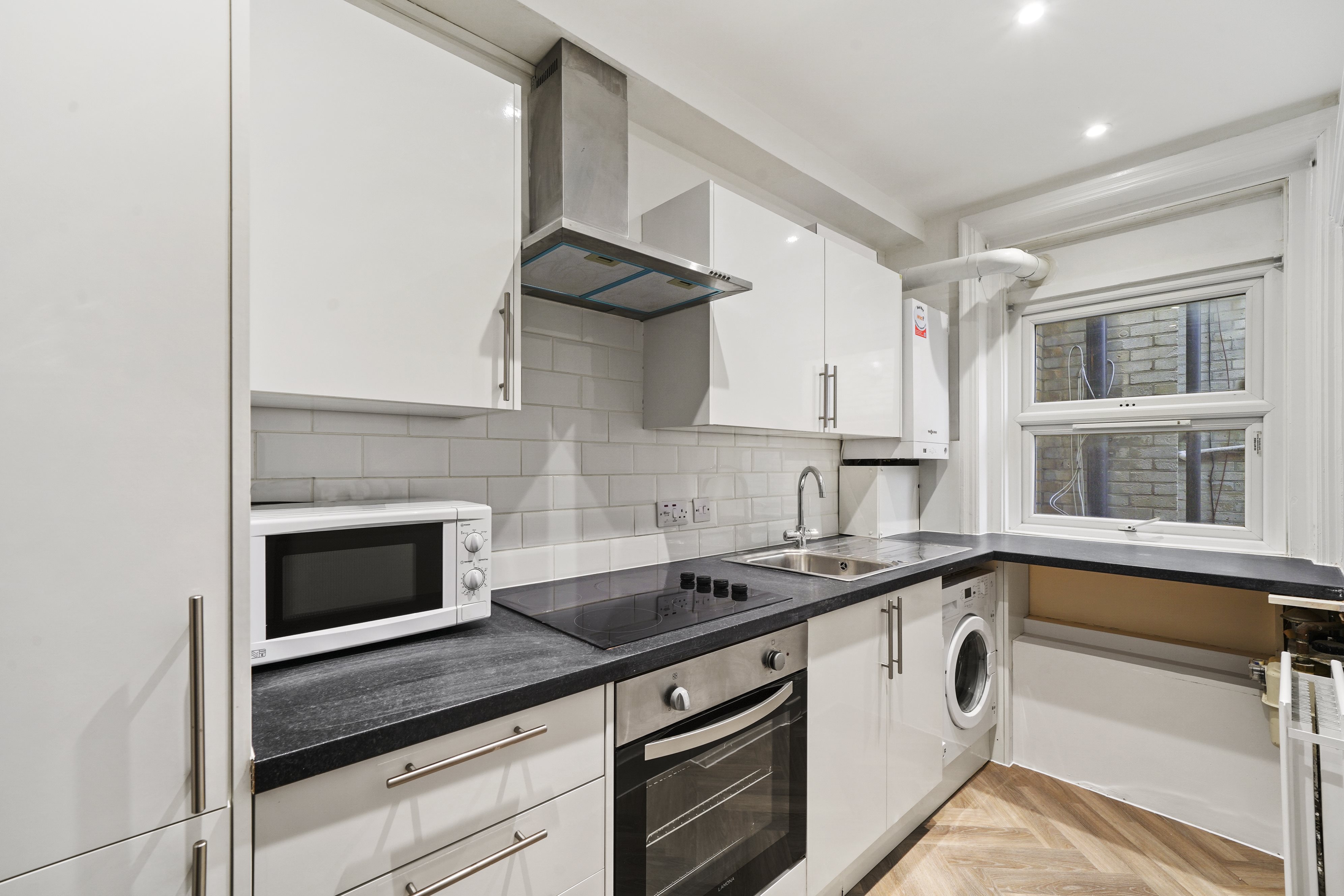 1 bed flat to rent in Richmond Hill, Bournemouth, BH2  - Property Image 2