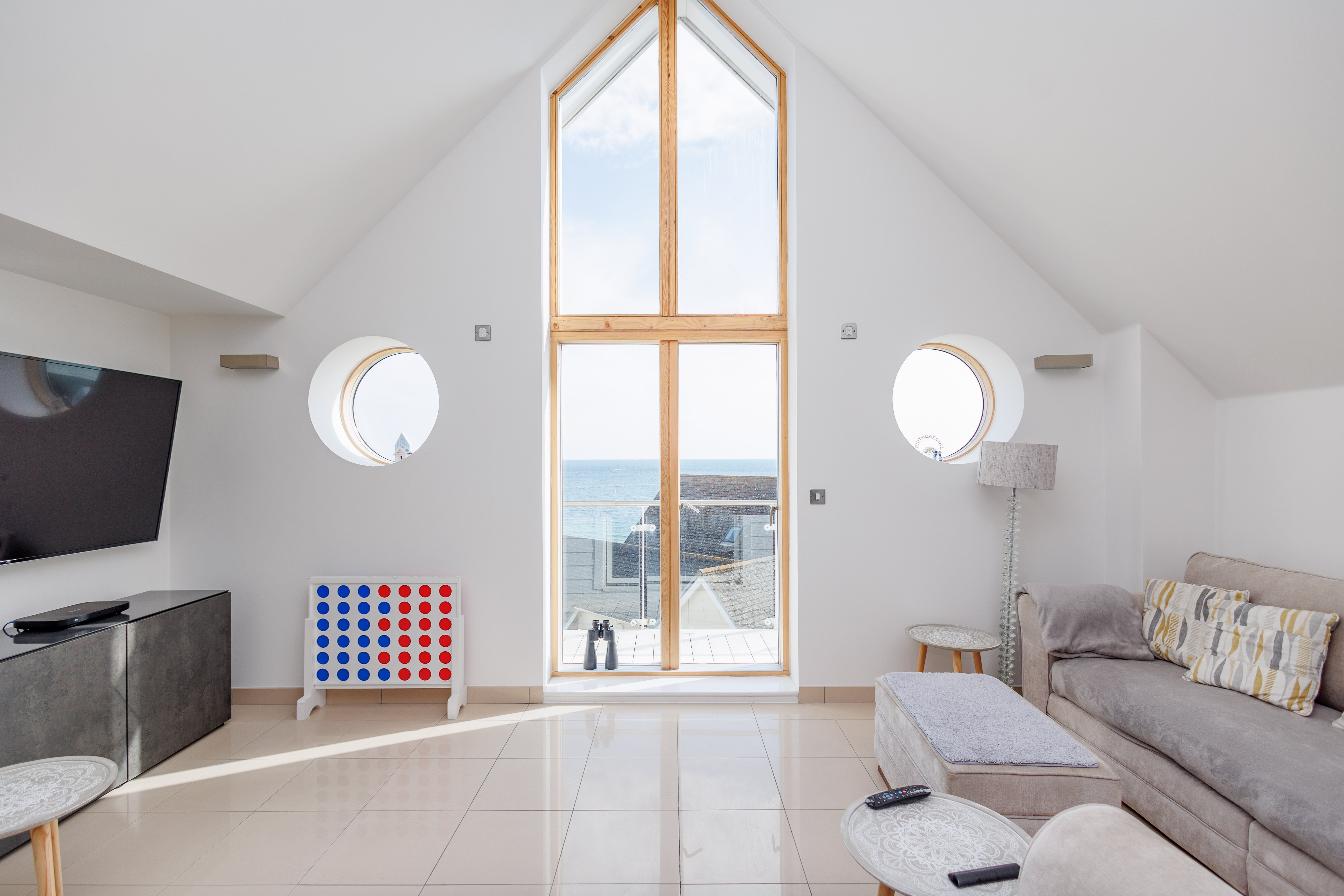 2 bed flat to rent in Honeycombe Beach, Honeycombe Chine 5