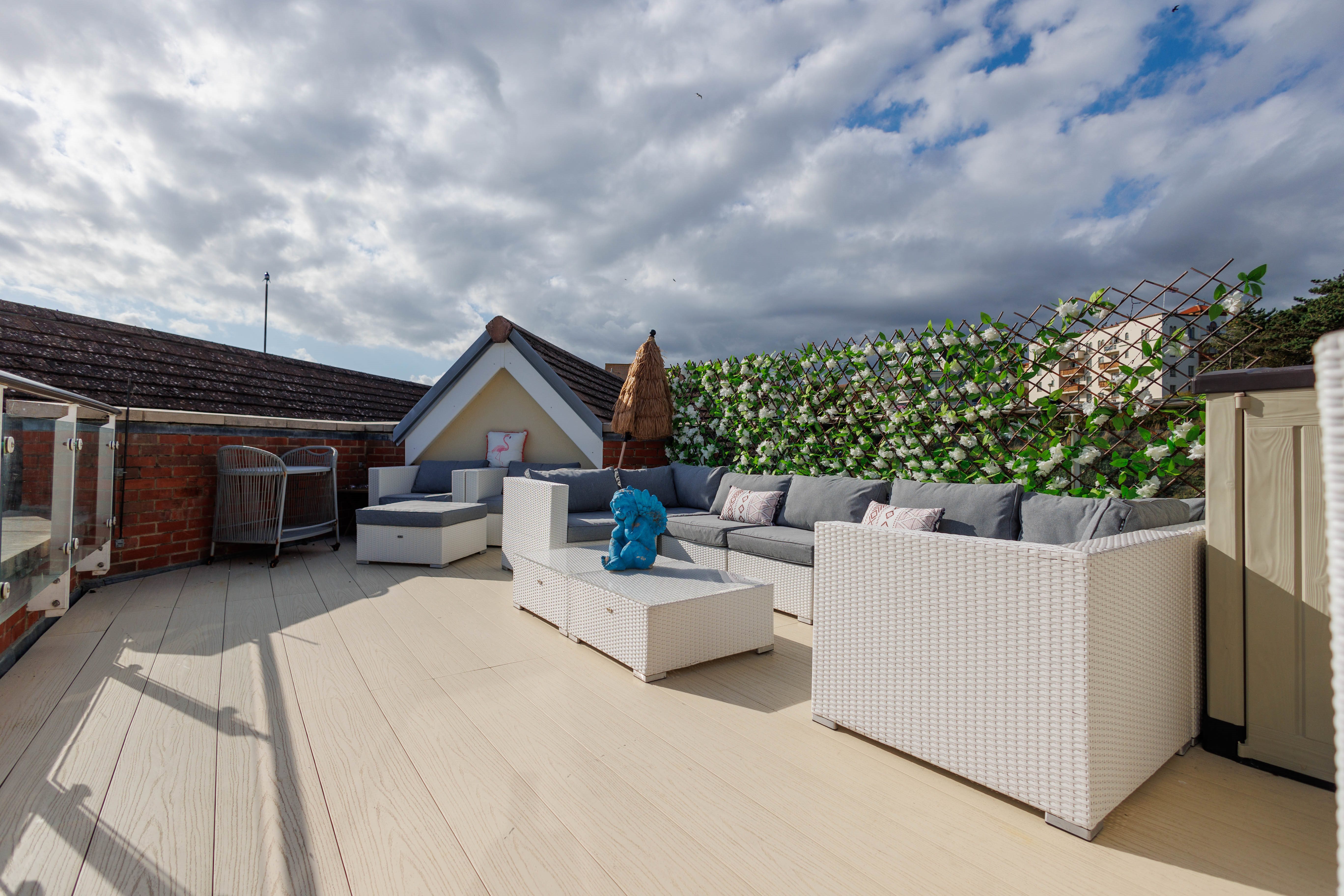 2 bed flat to rent in Honeycombe Beach, Honeycombe Chine  - Property Image 10