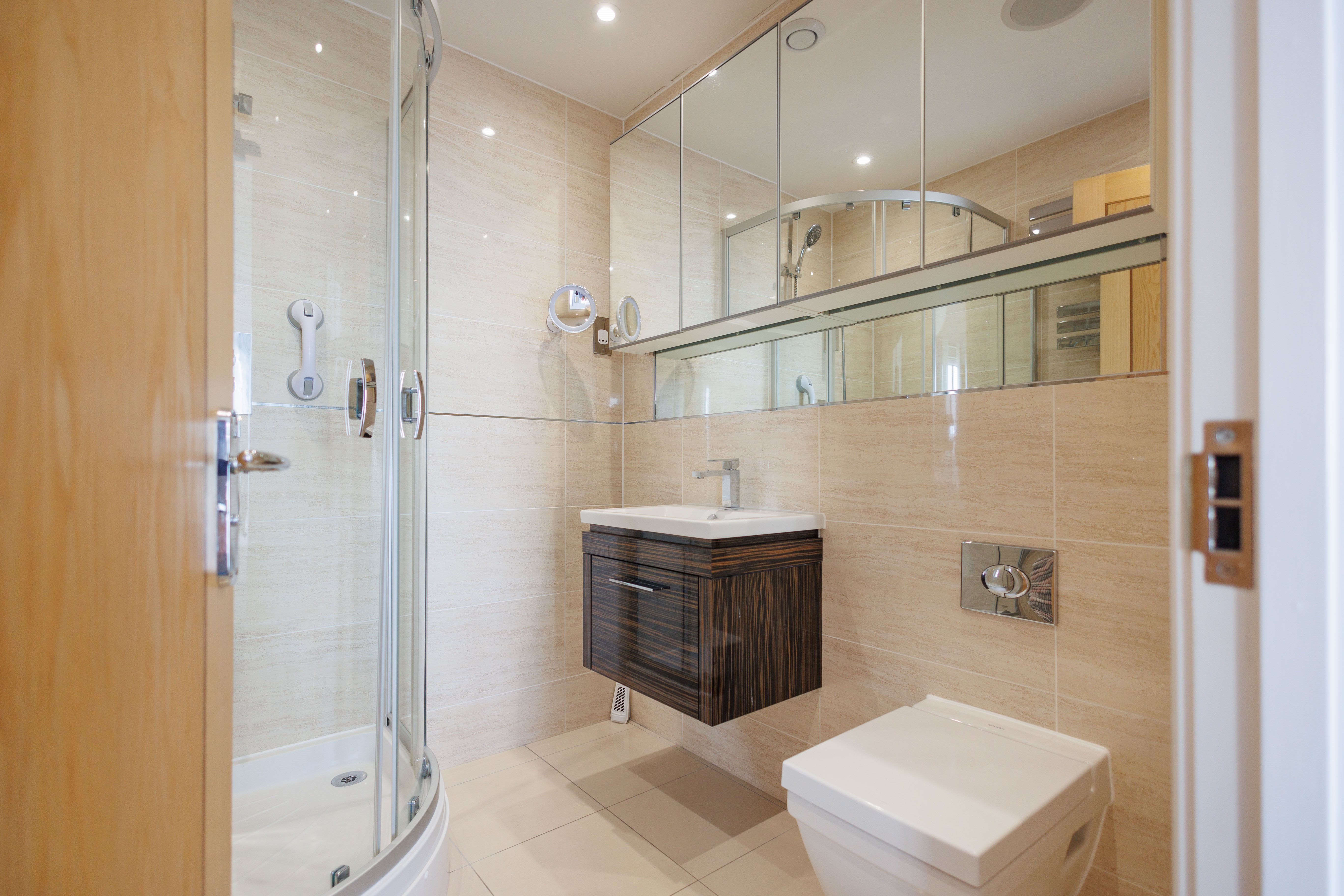 2 bed flat to rent in Honeycombe Beach, Honeycombe Chine  - Property Image 23