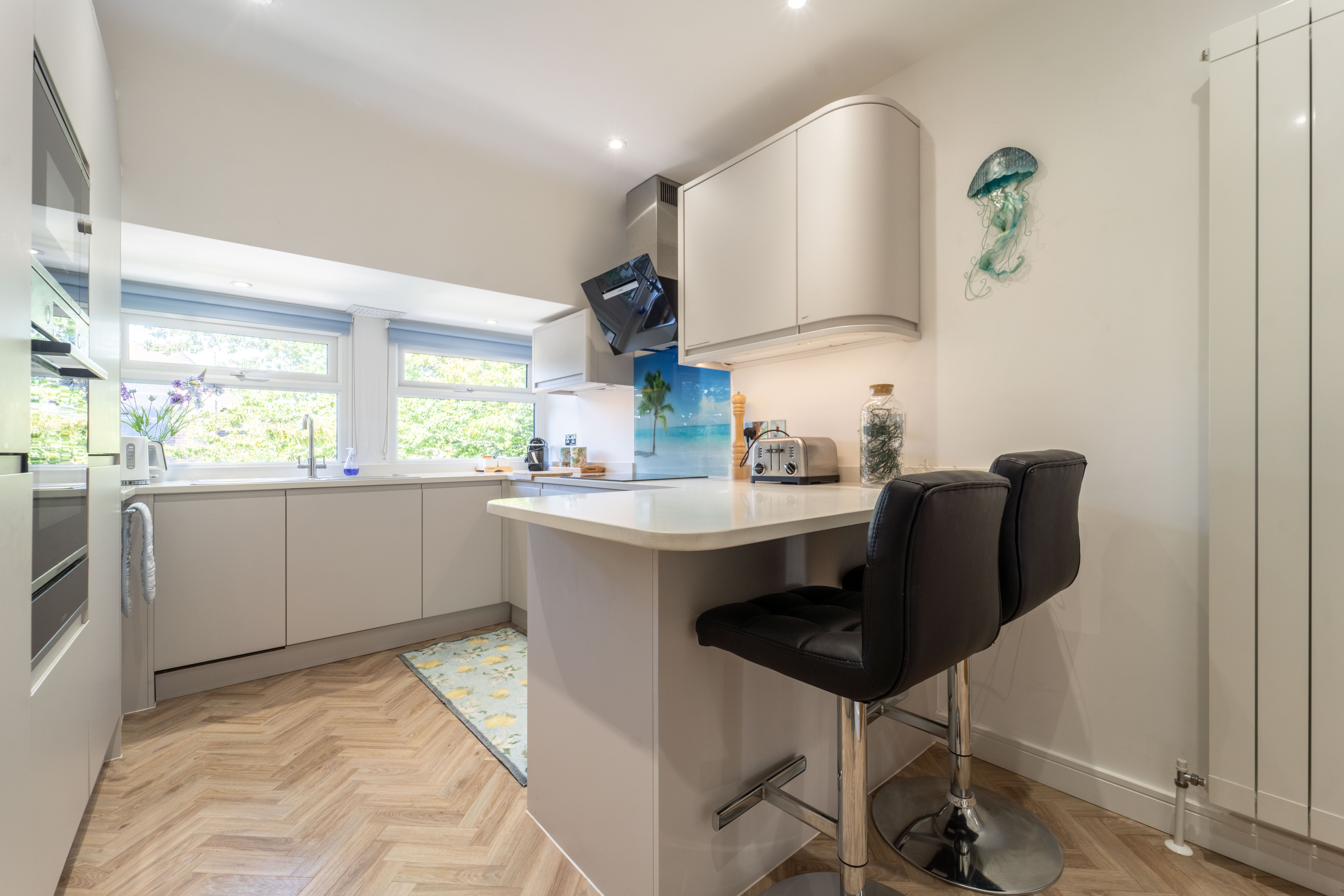 2 bed flat to rent in Denewood Road, Bournemouth, BH4 4