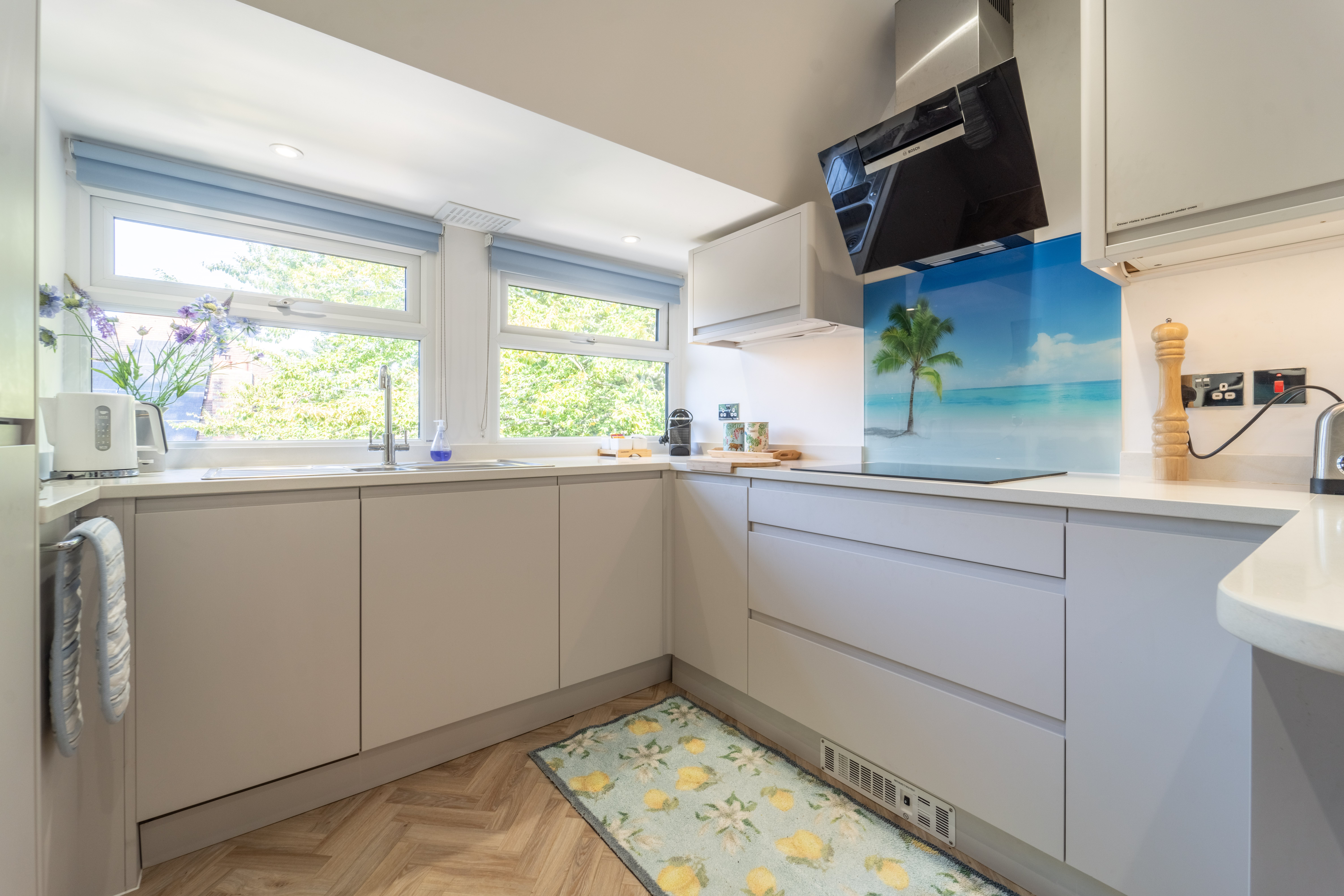 2 bed flat to rent in Denewood Road, Bournemouth, BH4 5