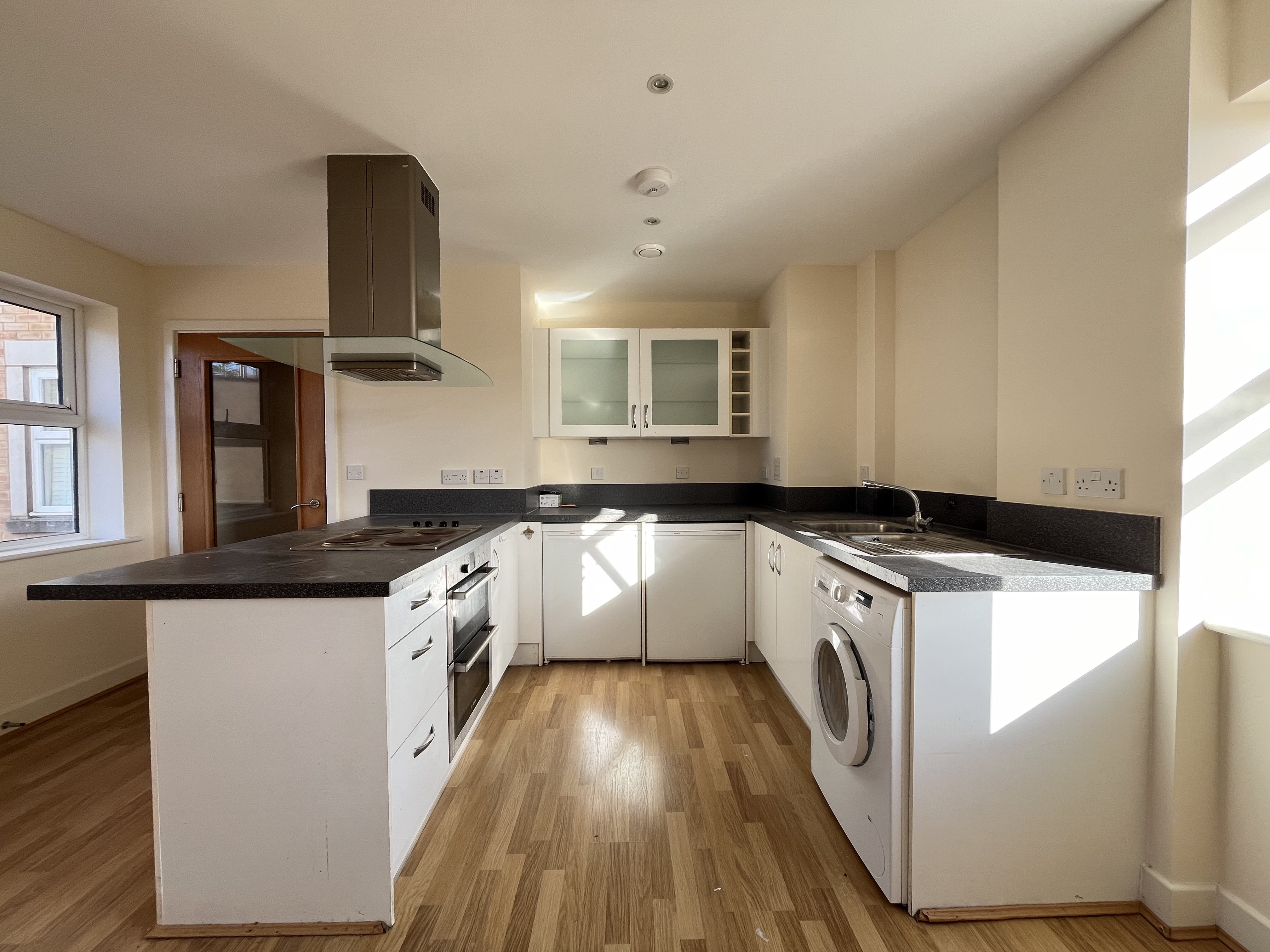 2 bed apartment to rent in Commercial Road, Bournemouth 2