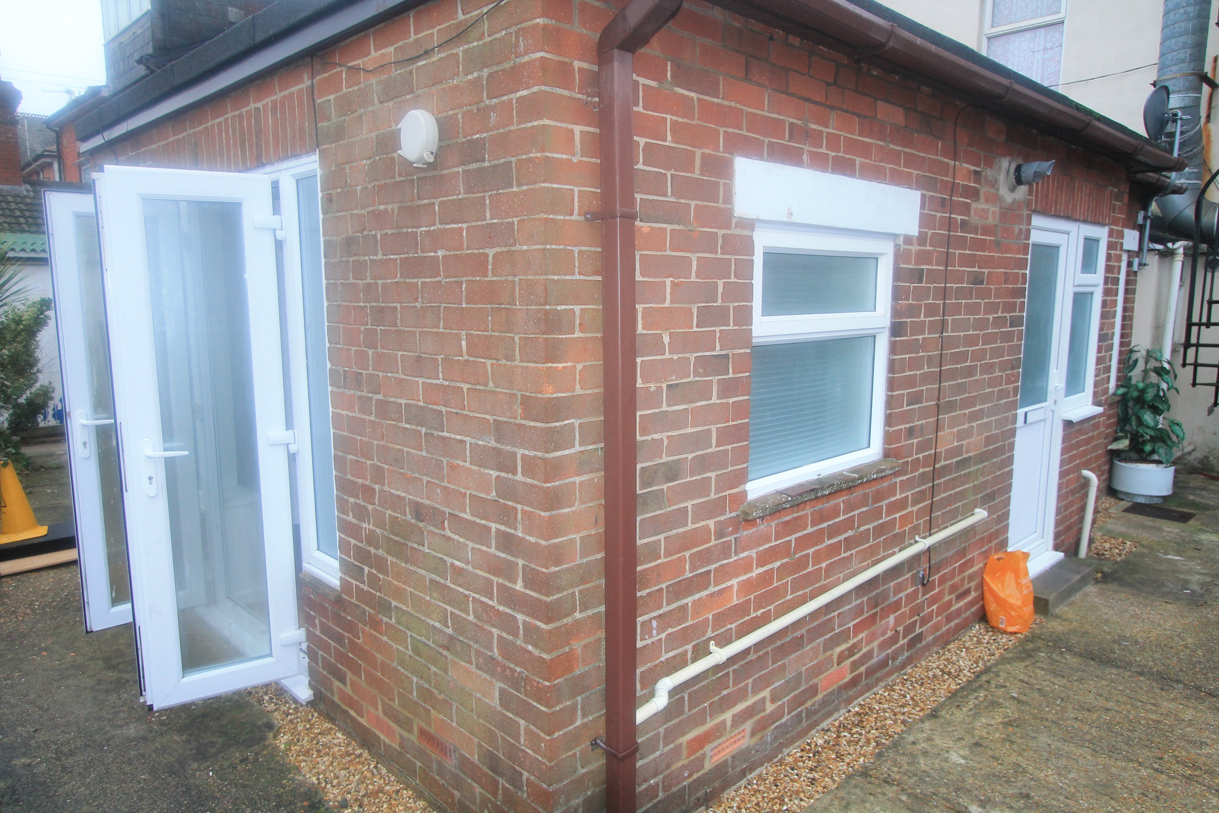 1 bed flat to rent in Bargates, Christchurch, BH23  - Property Image 11