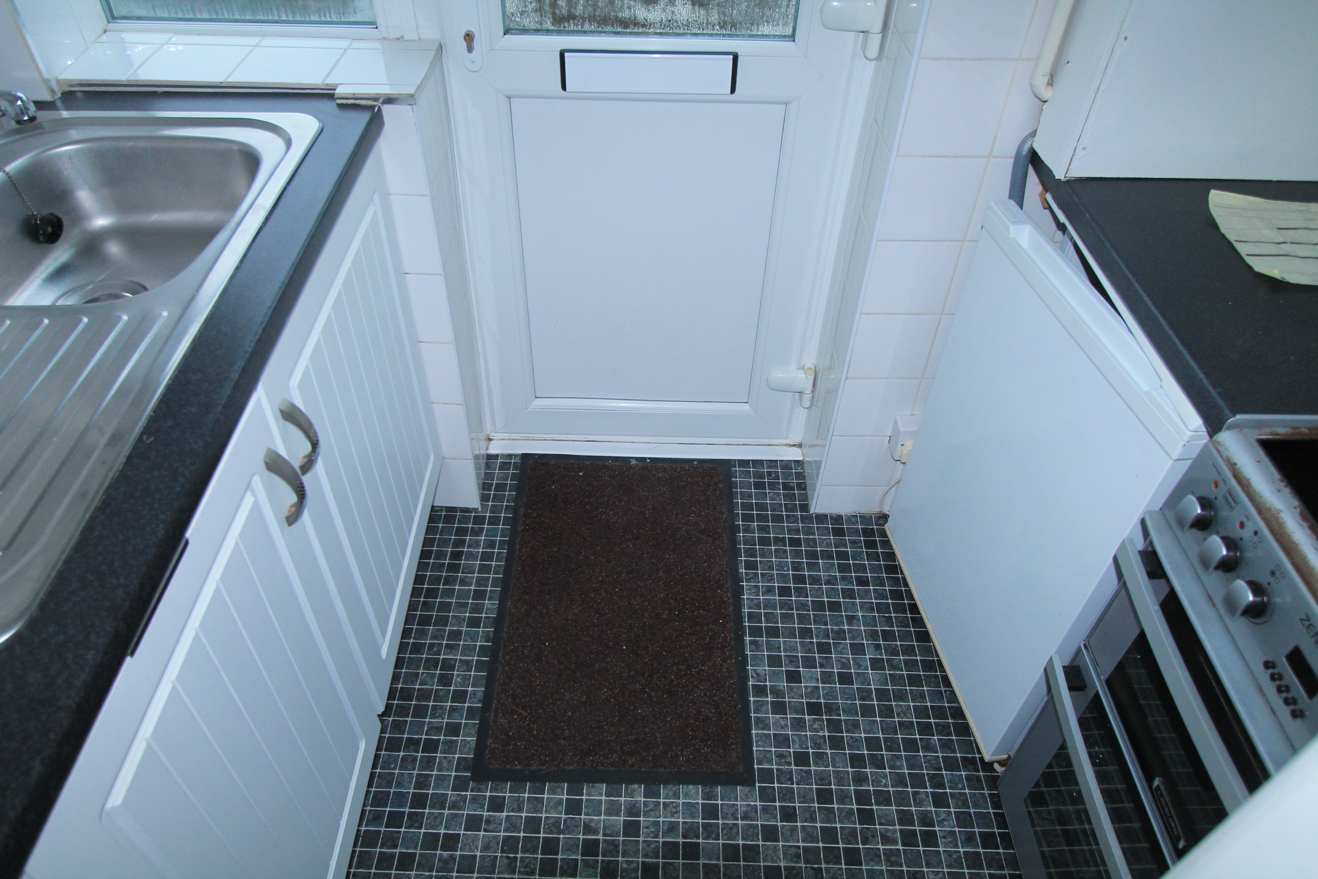 1 bed flat to rent in Bargates, Christchurch, BH23 3