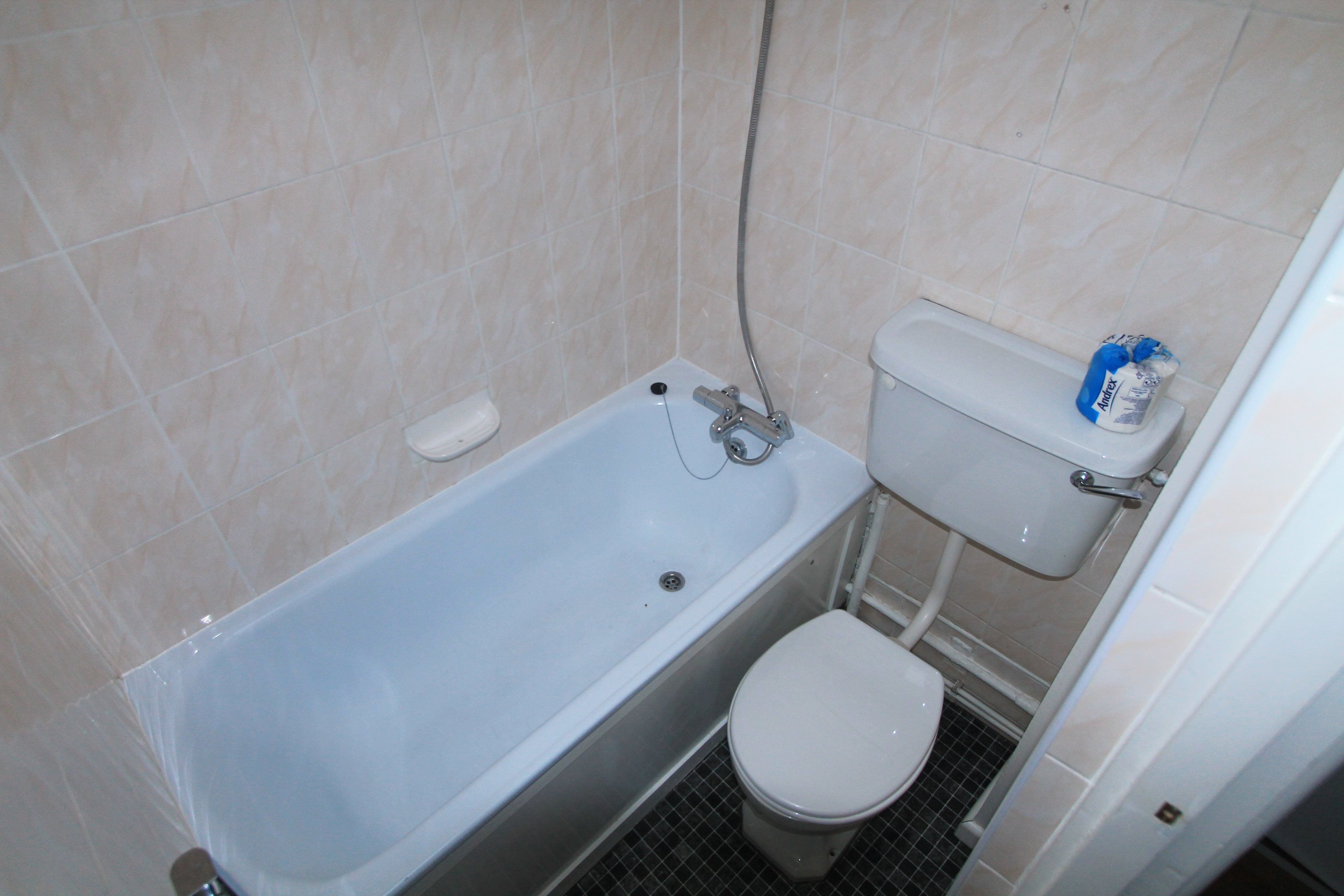1 bed flat to rent in Bargates, Christchurch, BH23  - Property Image 9
