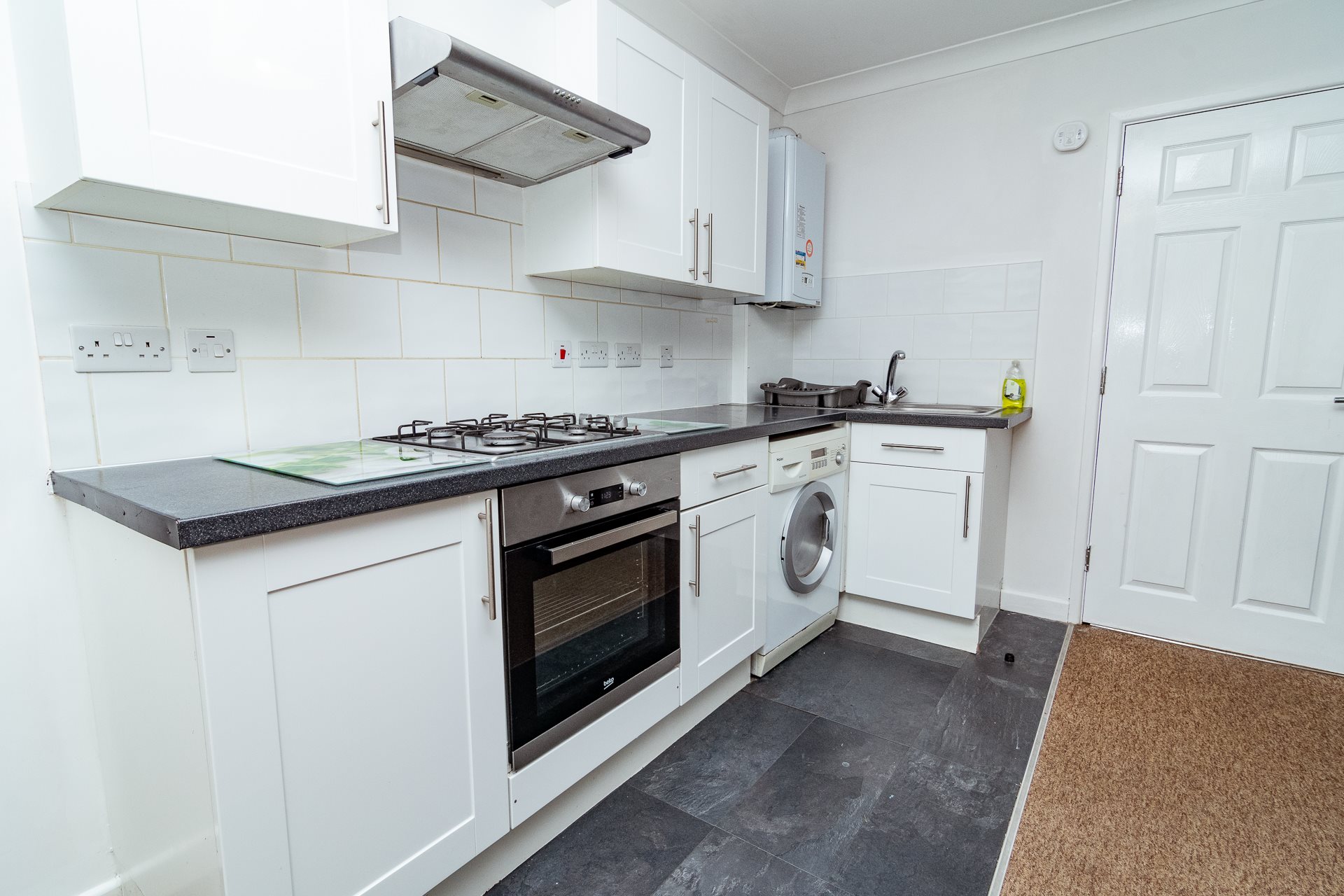 4 bed house to rent in Richards Close 17