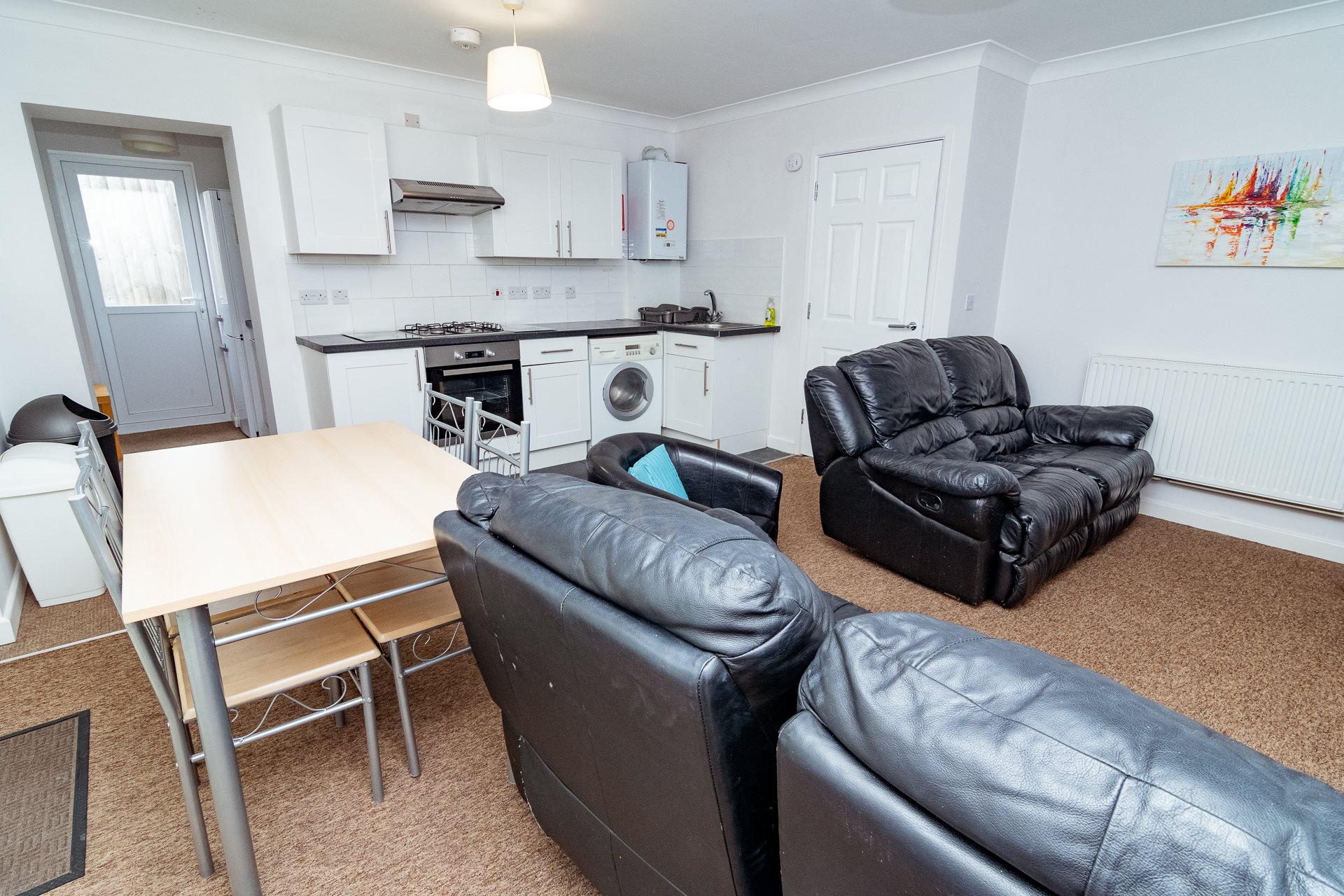 4 bed house to rent in Richards Close  - Property Image 3