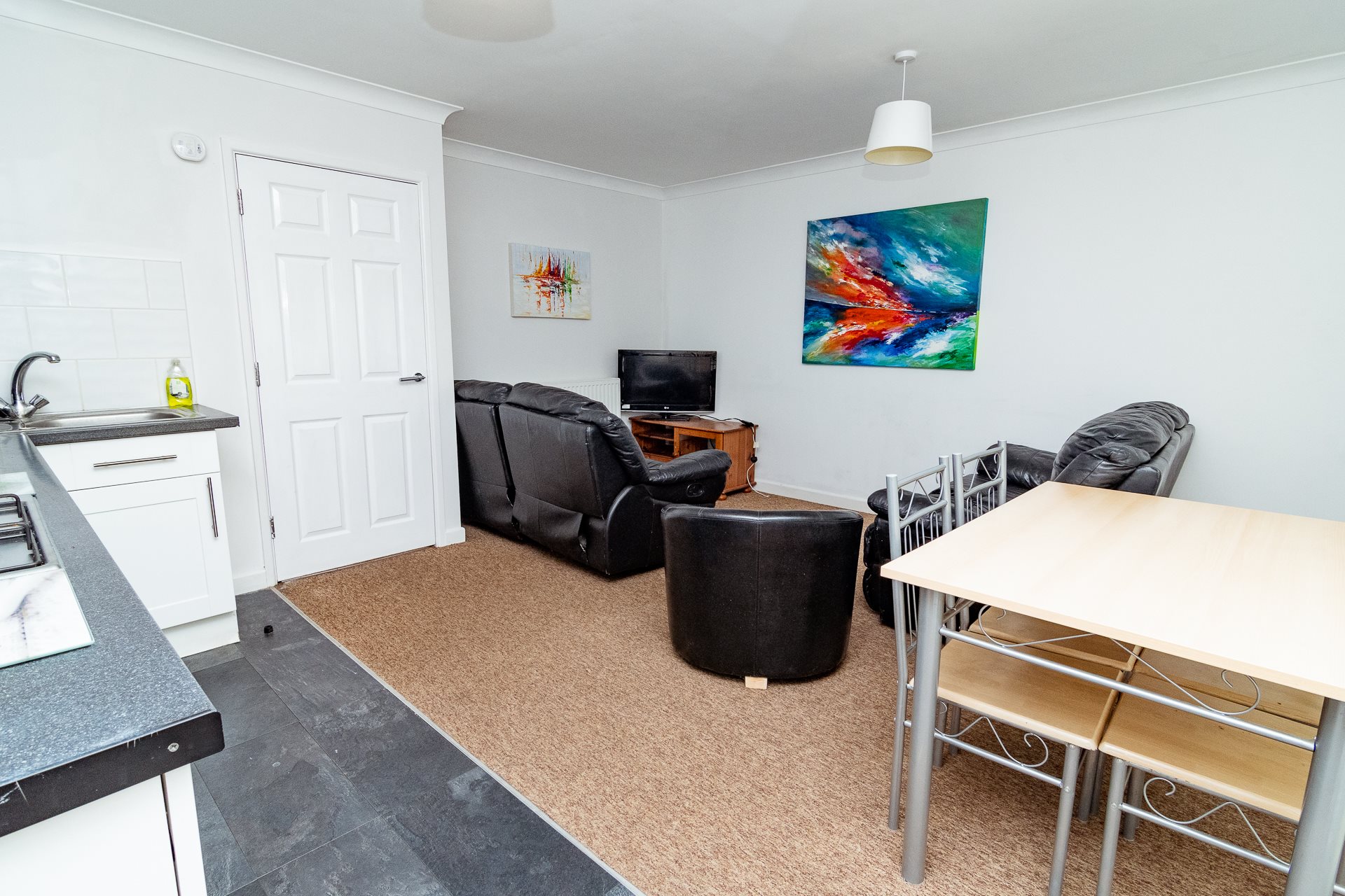 4 bed house to rent in Richards Close 3