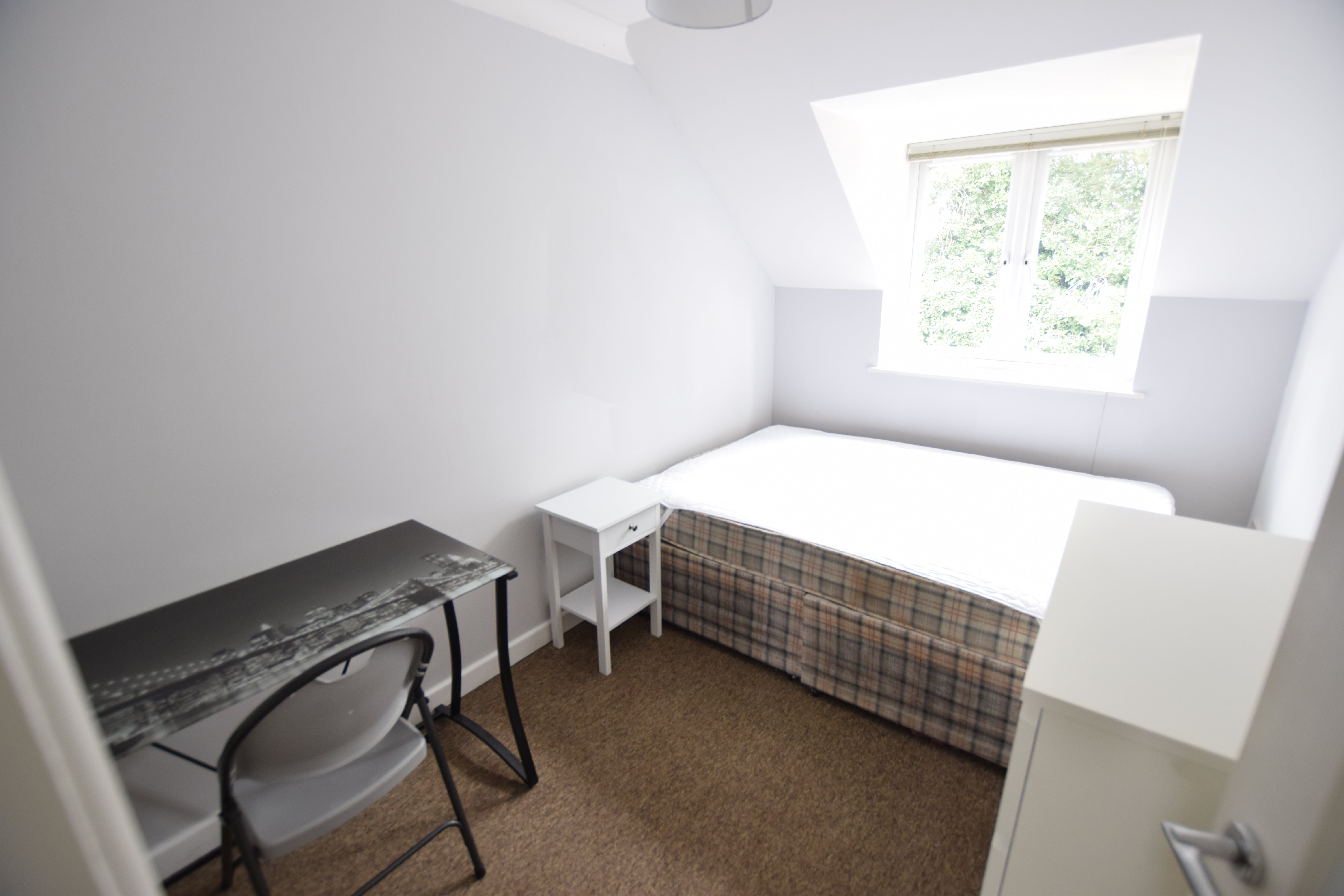 4 bed house to rent in Richards Close, , BH10 8