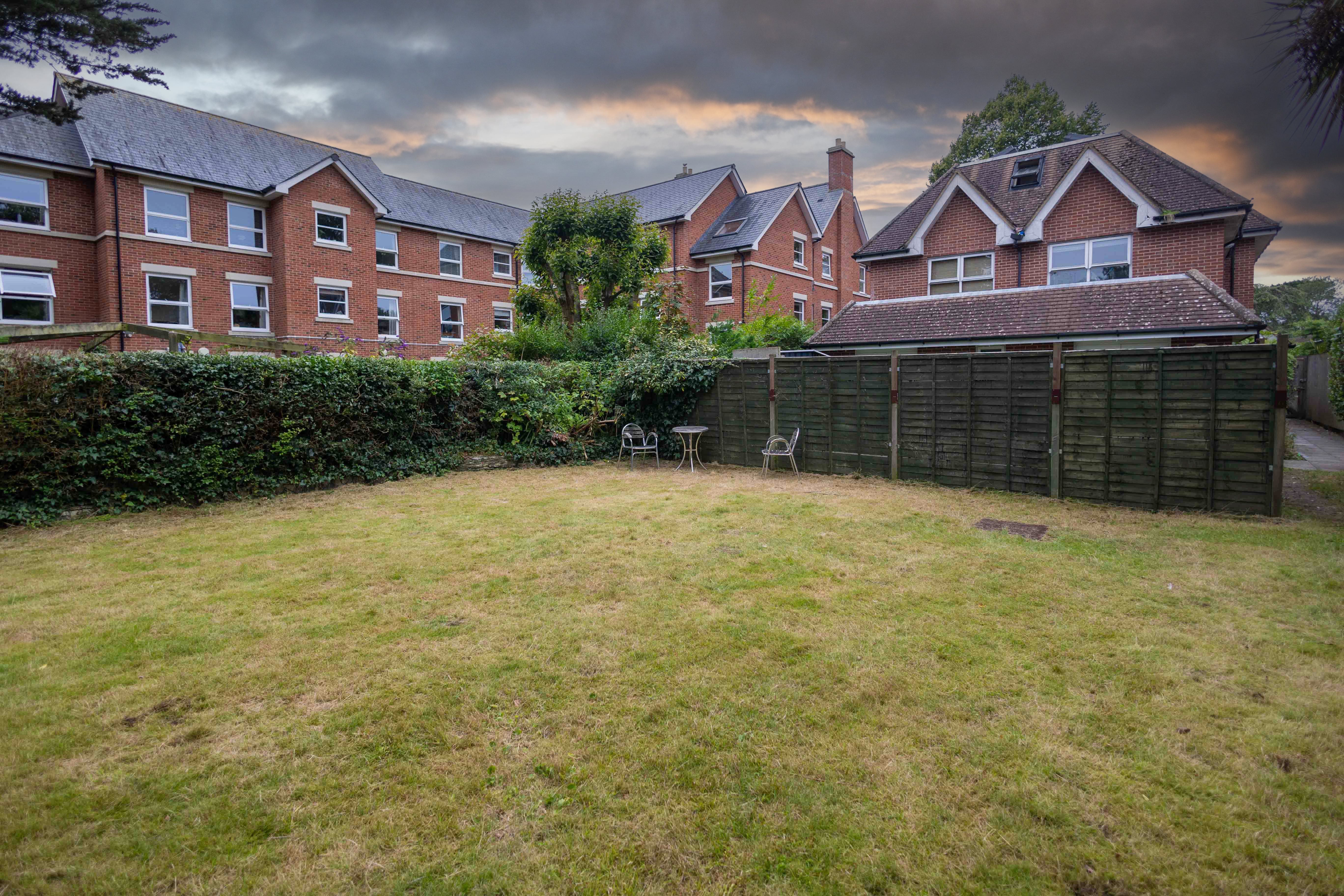 2 bed flat to rent in Wimborne Road, Bournemouth, BH2  - Property Image 17