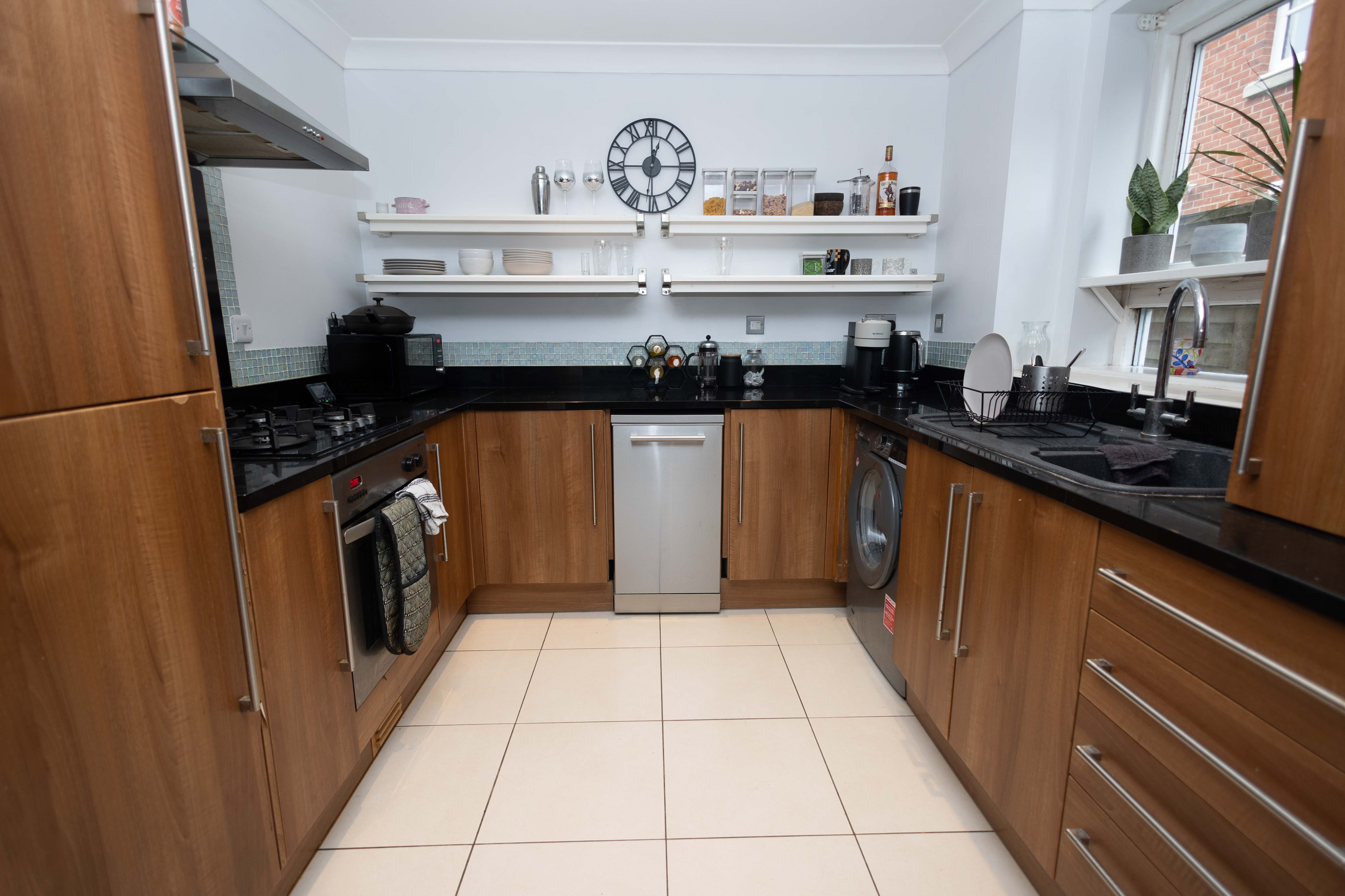 2 bed flat to rent in Wimborne Road, Bournemouth, BH2 3