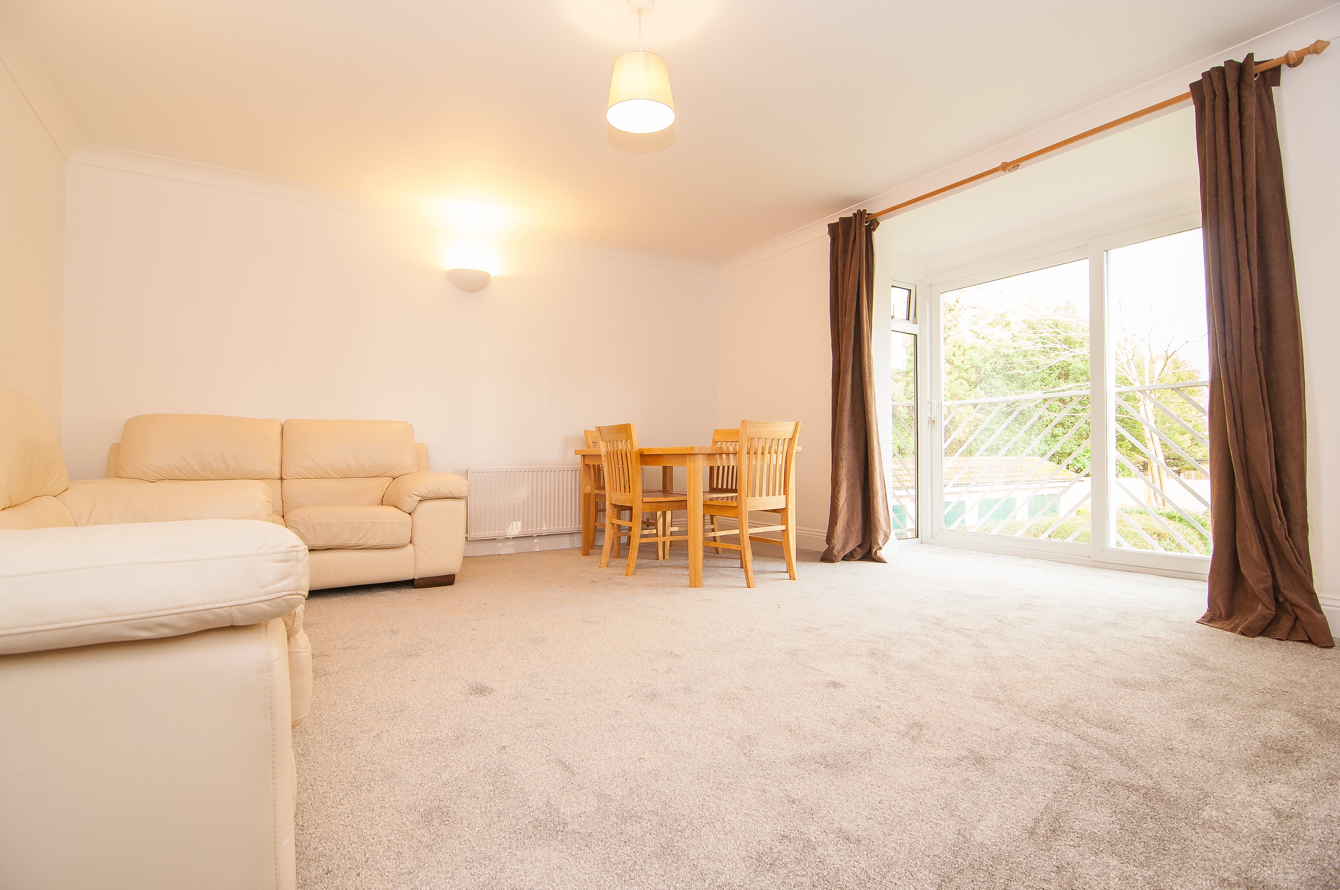 2 bed flat to rent in Forest Road, Poole, BH13 2