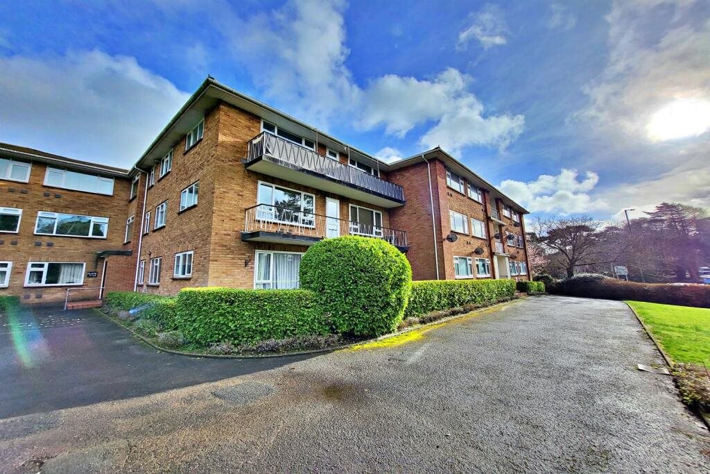 2 bed flat to rent in Talbot Avenue, Bournemouth, BH3 - Property Image 1