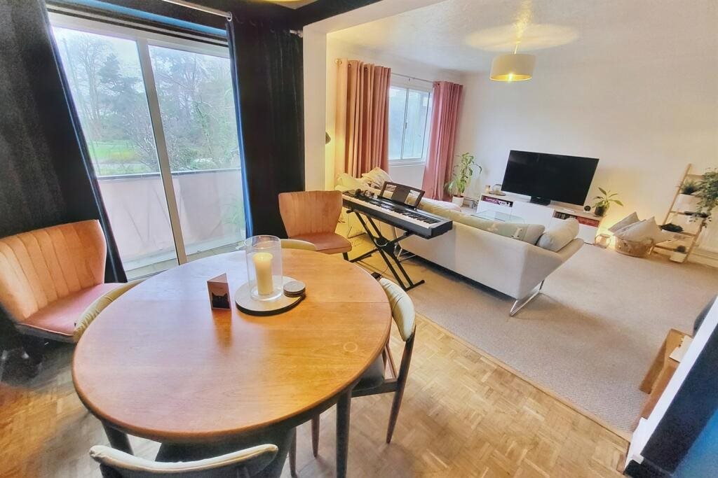2 bed flat to rent in Talbot Avenue, Bournemouth, BH3 1