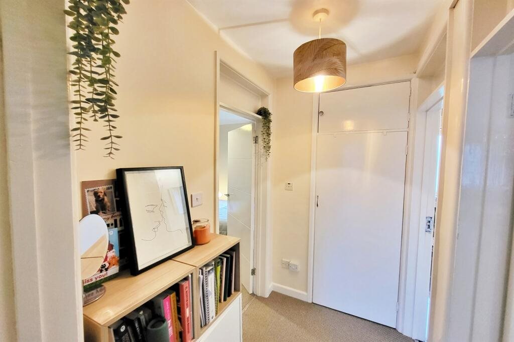2 bed flat to rent in Talbot Avenue, Bournemouth, BH3 15