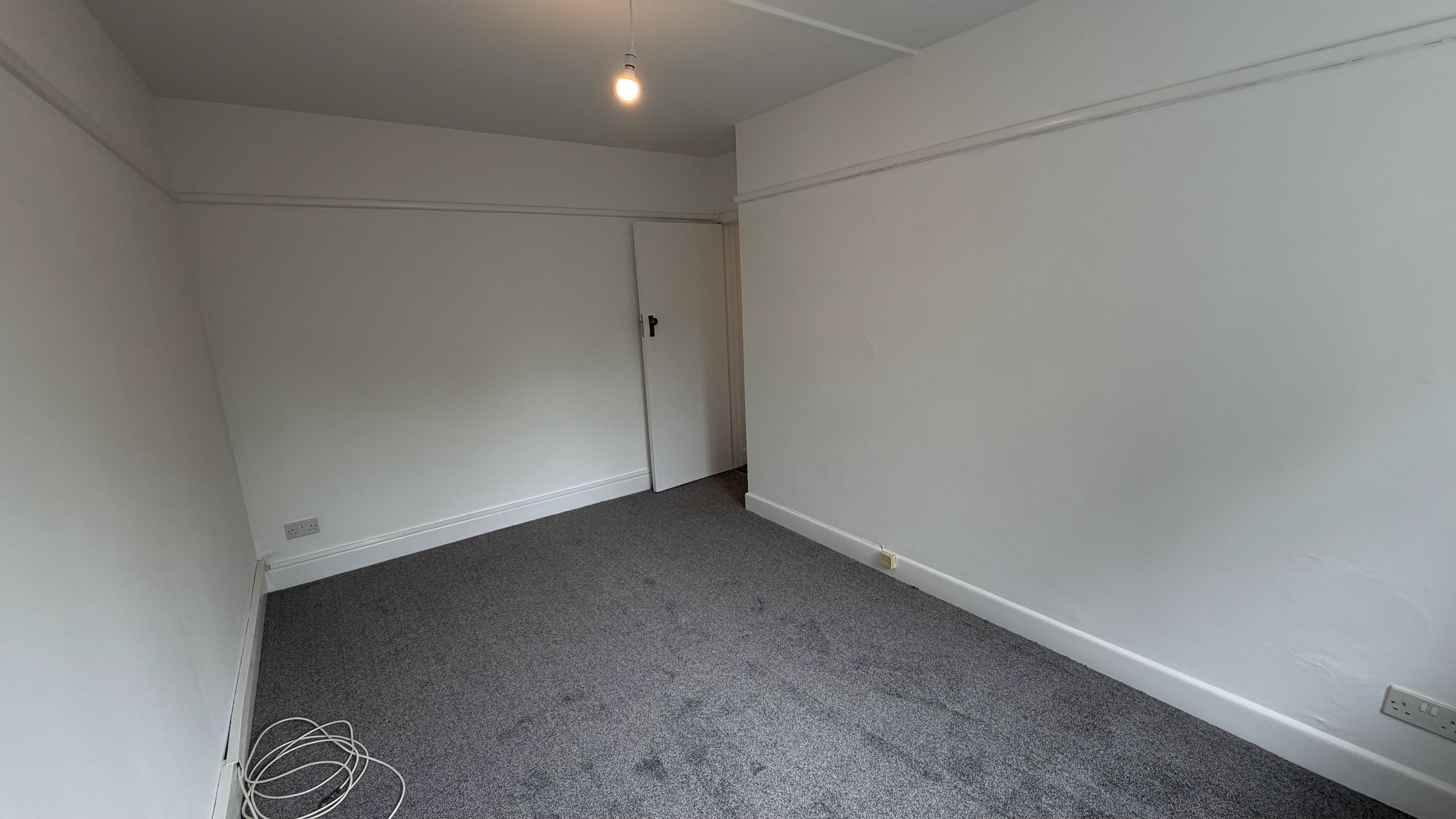 2 bed flat to rent in Charminster Road, Bournemouth, BH8 5